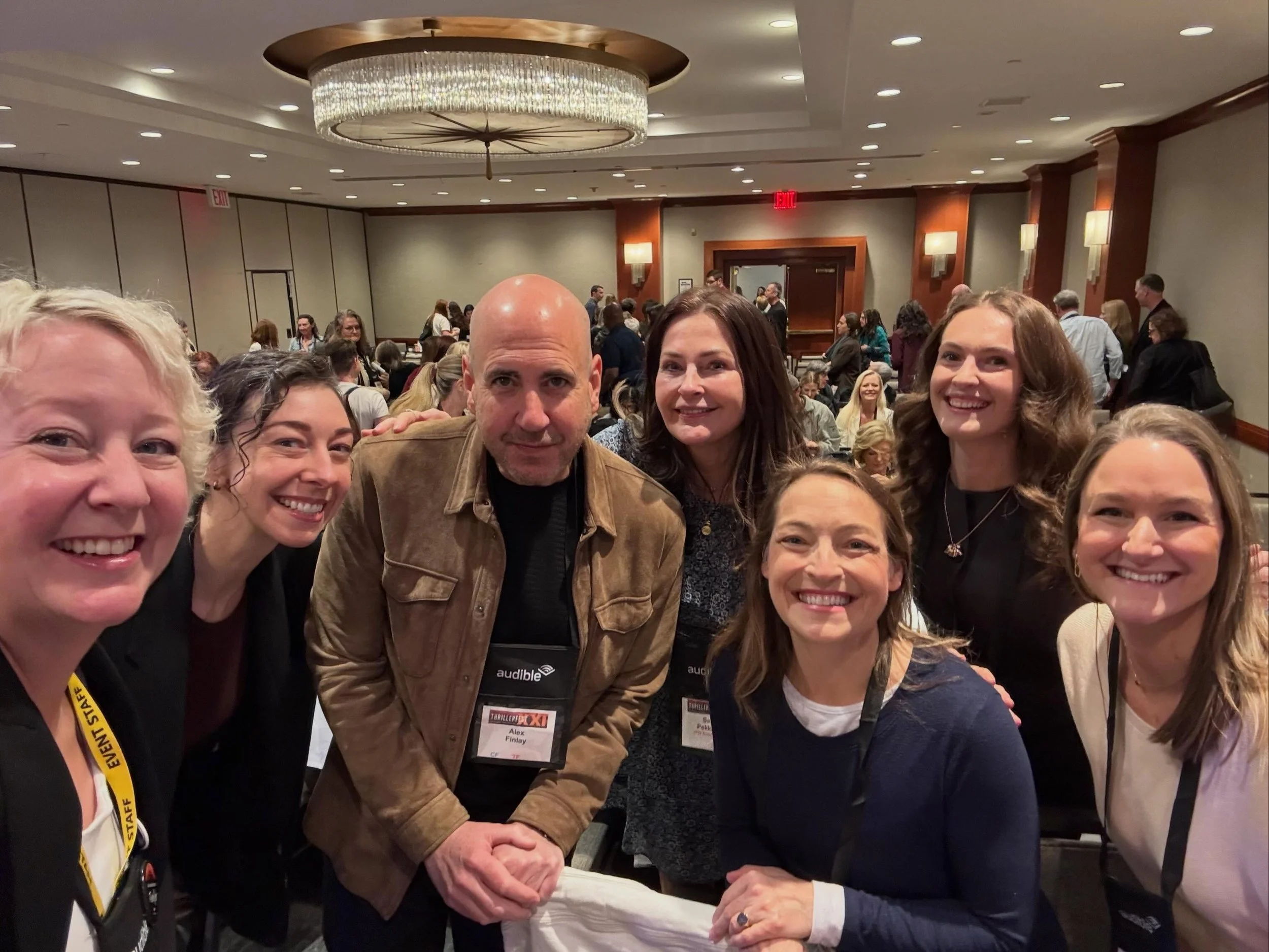 ThrillerFest XXI Post 2: getting to moderate a panel on psychological thrillers with some of my favorite authors and thought-leaders, who also happen to be hilarious, interesting, exceptional people? 😍🎉🔥

Selfies with rad, brilliant people: part 1