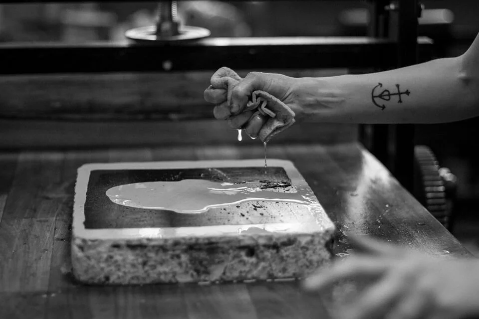  "never will a better opportunity knock at his (the artist's) door than when holding a perfect crayon, he faces a perfect stone." (Bolton Brown)   