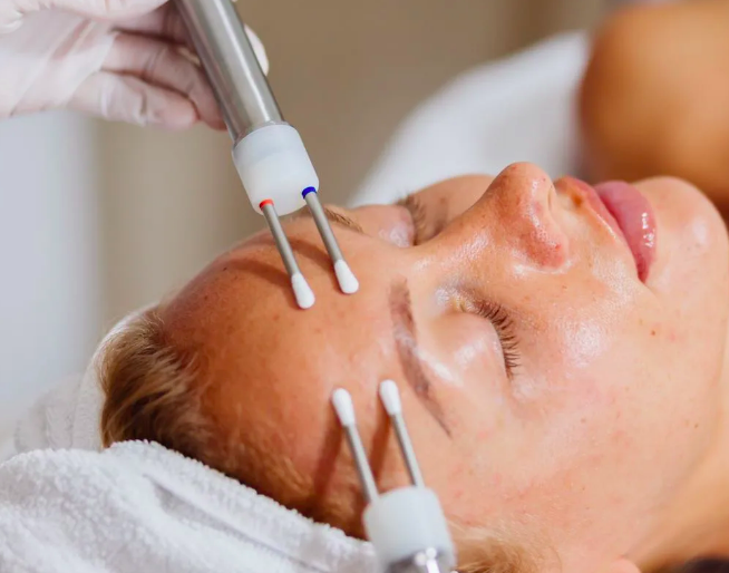 In-Office vs. At-Home Microcurrent: What’s The Difference?