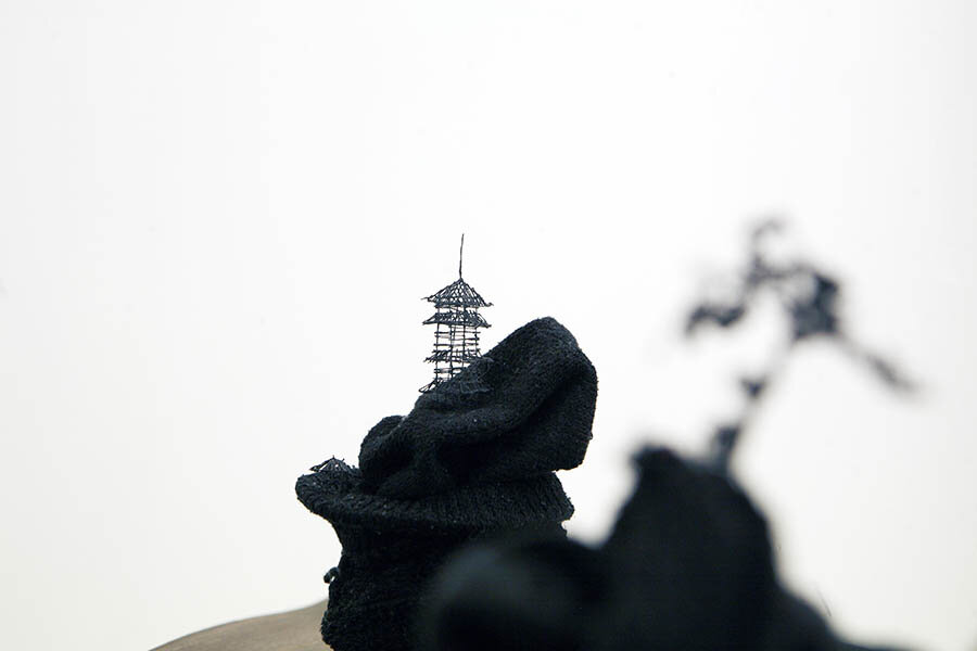 Takahiro Iwasaki, Out of Disorder, 2009.
Courtesy the artist and URANO Gallery, Tokyo.
Pencil lead, human hair, collected fluff, socks and thread.