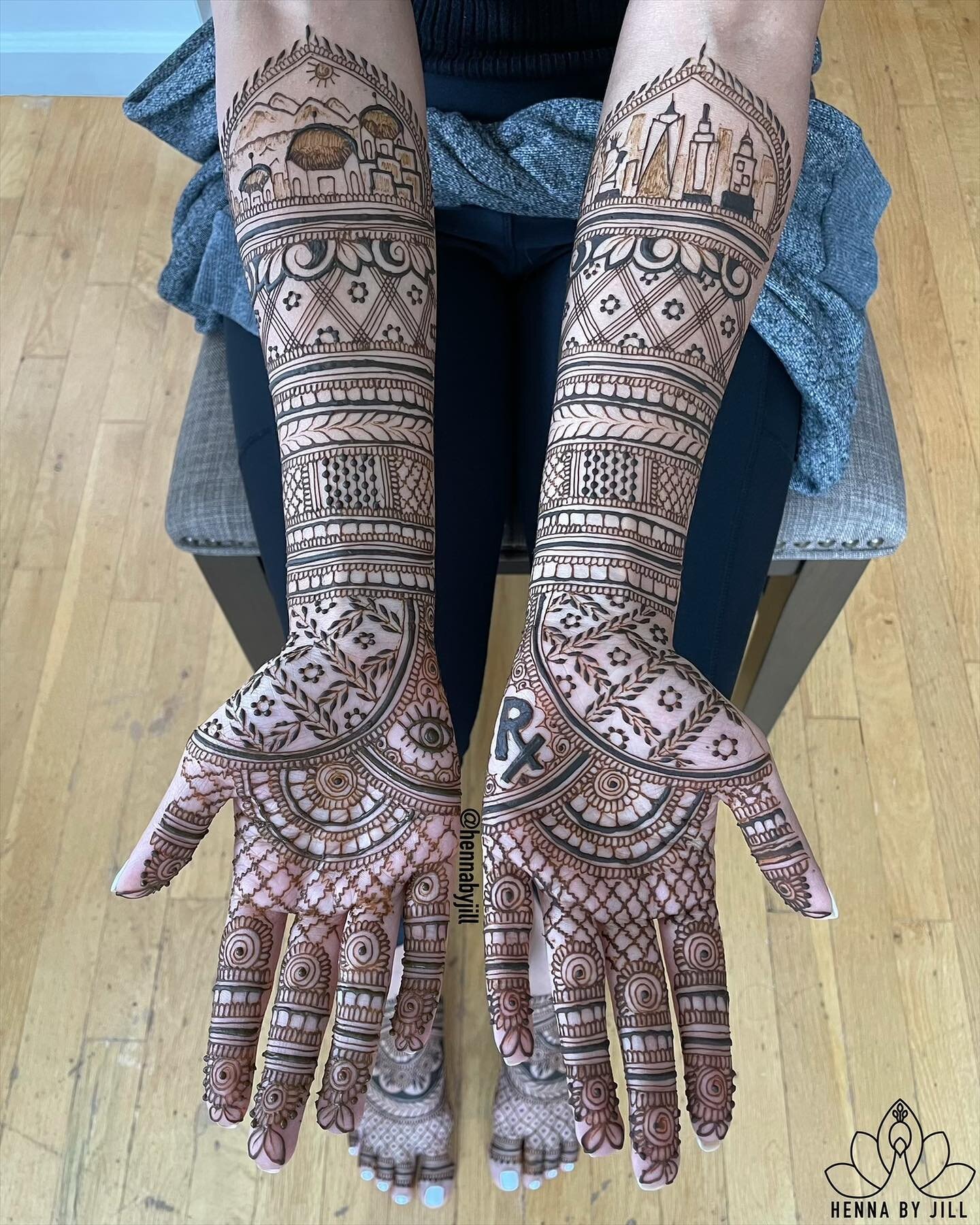 Forum&rsquo;s @forumpatel beautiful bridal henna! I was so excited when she reached out and told me she was getting married in Greece. Lucky for her, she was also proposed to there!

We included so many personalizations to make this henna special for