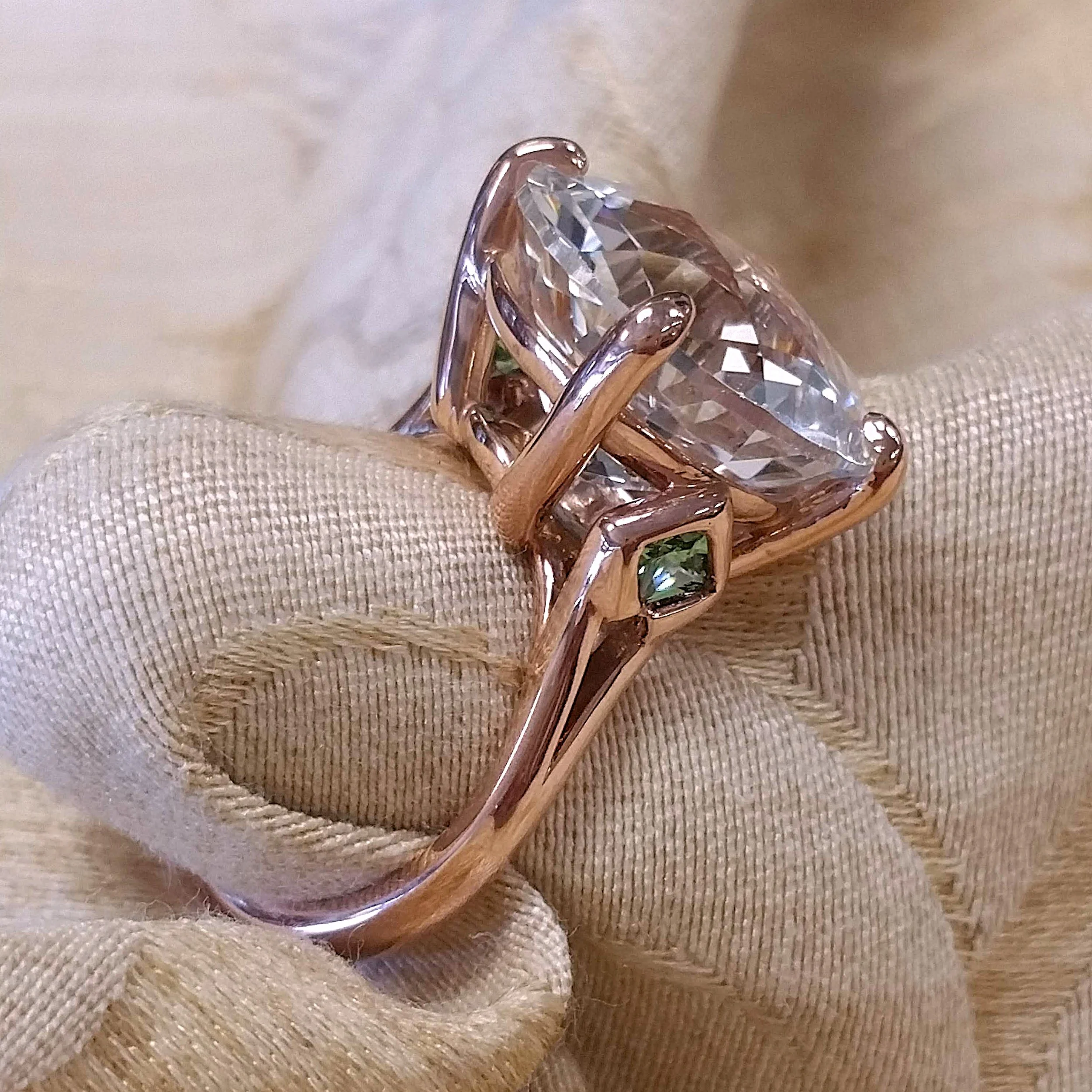Silver Topaz Tsavorite ring side