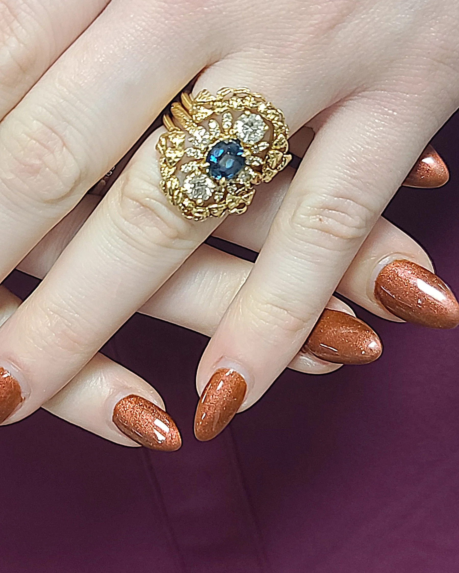 Leaf guard sapphire diamond set on hand