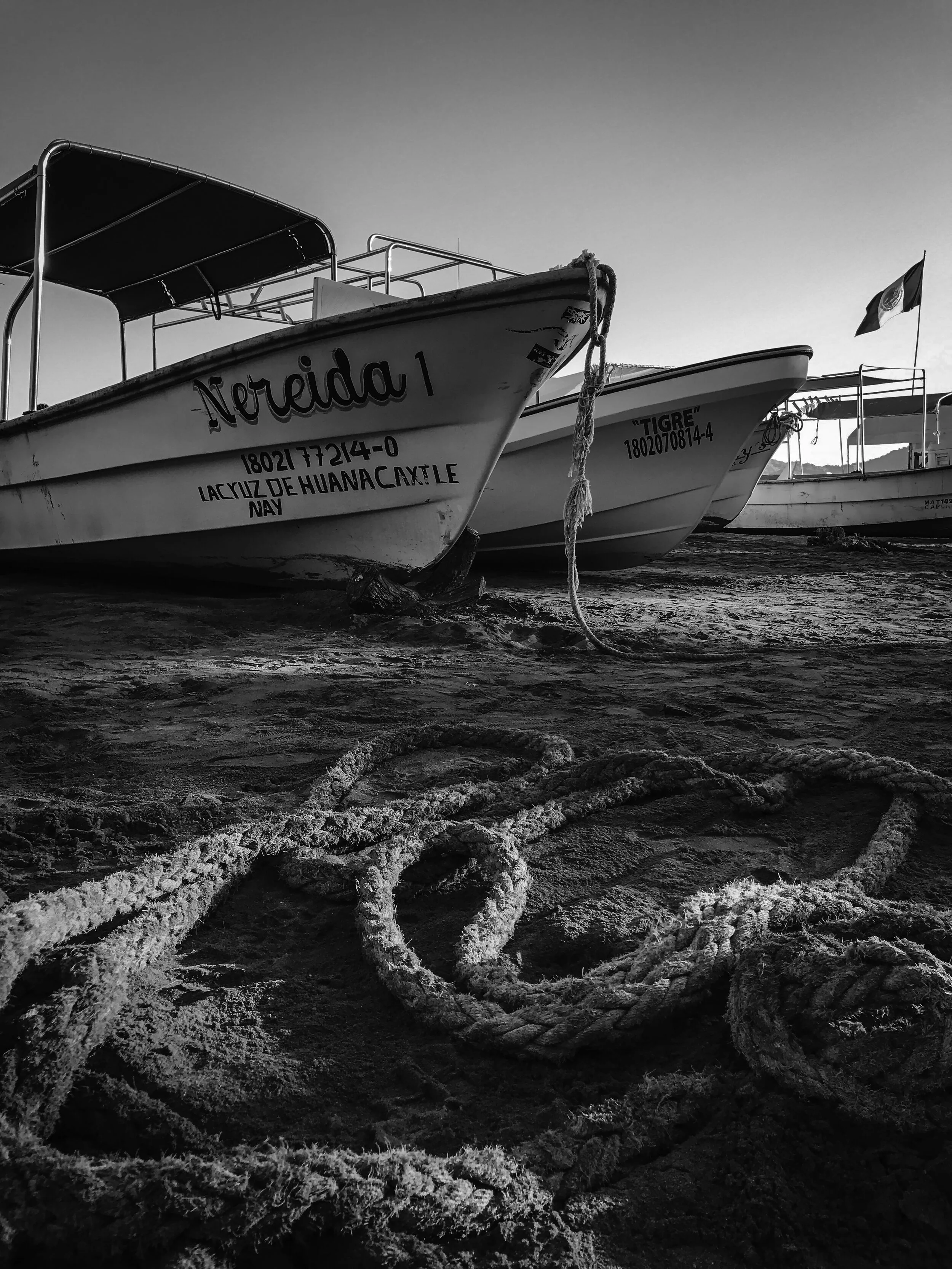 Sayulita boat B&W 1.jpg
