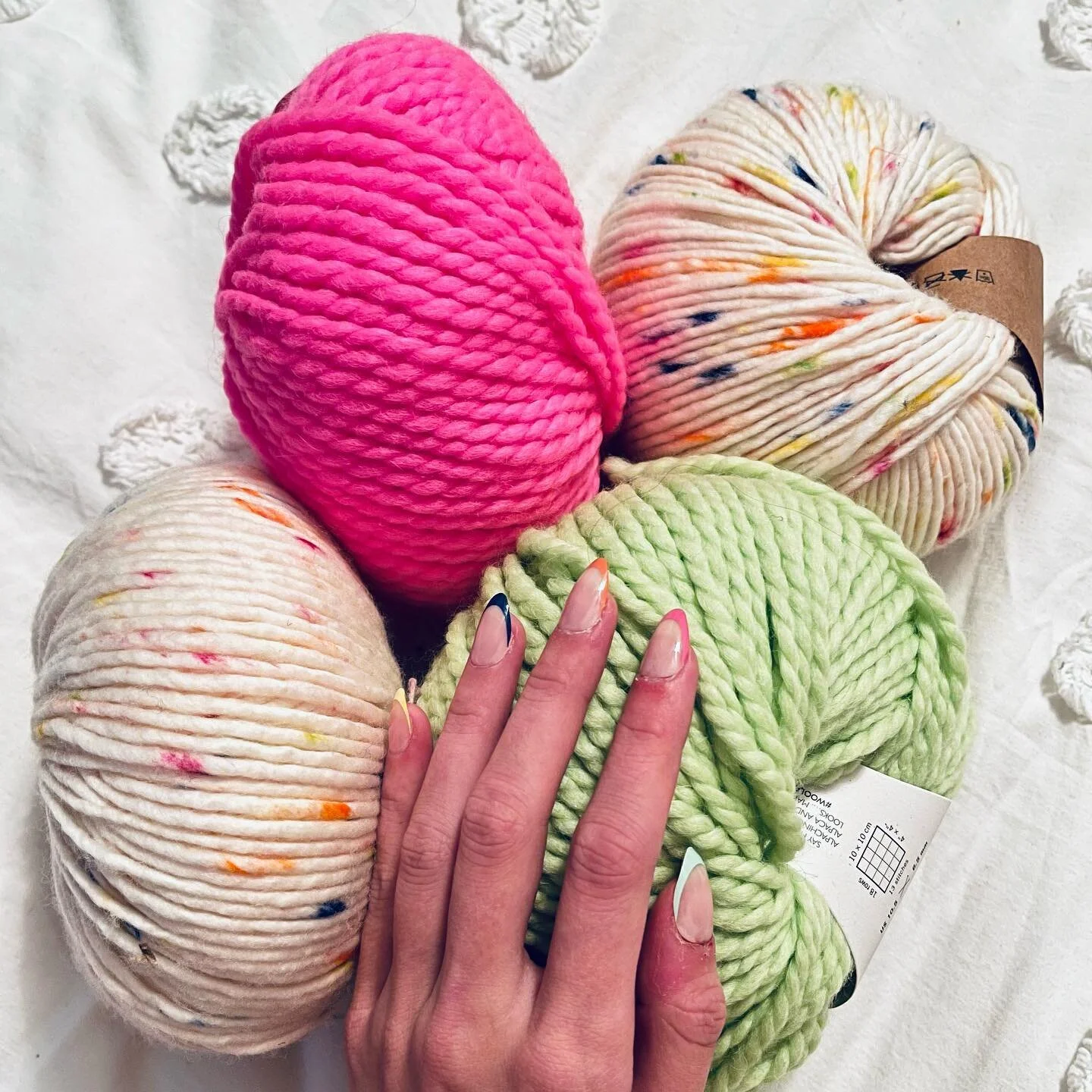 Life is more fun when you match your nails to your yarn!
&bull;
#knitting #knit #knittersofinstagram #yarn #fashion #knitweardesigner #color #nails
