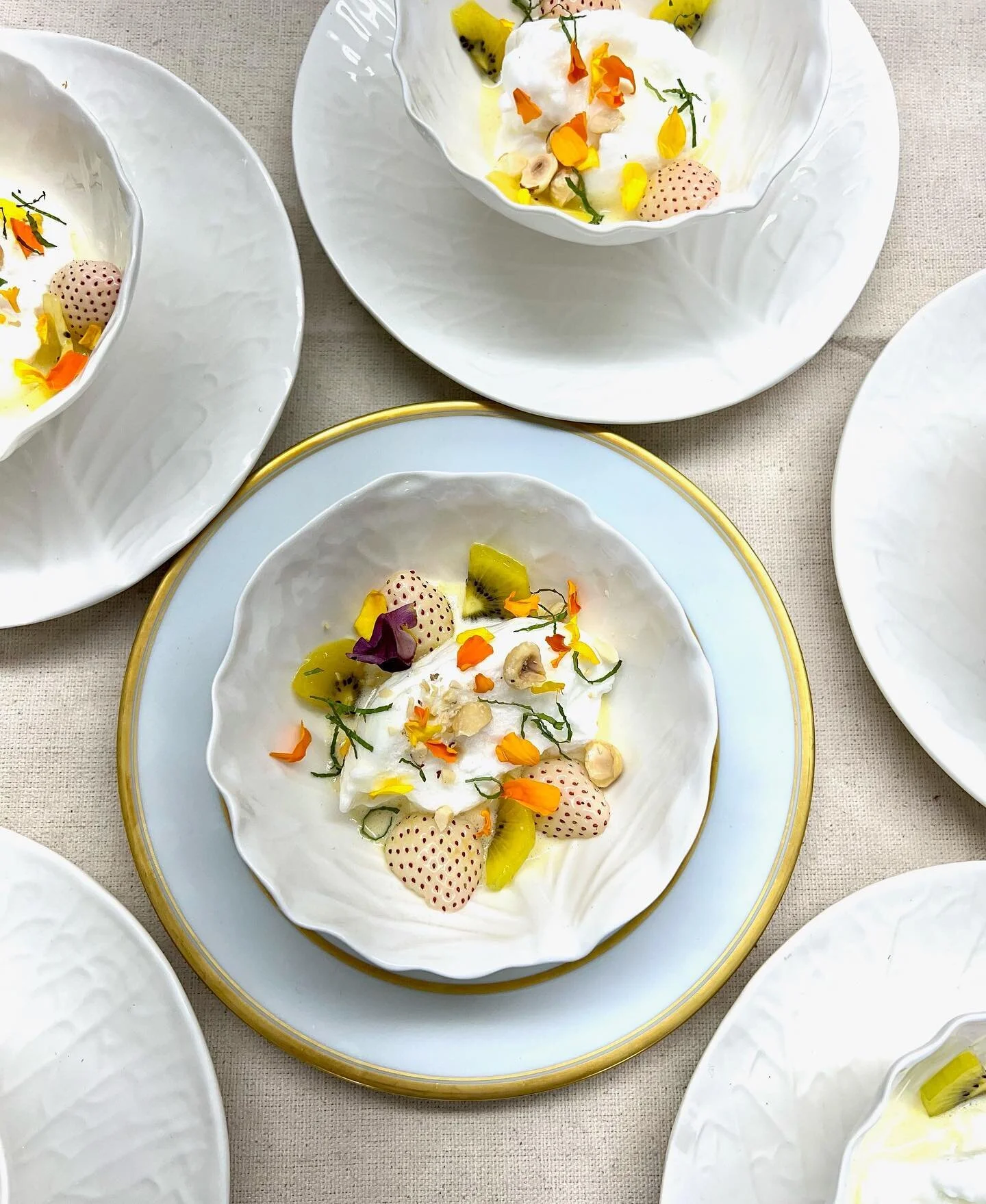 &icirc;le flottante with pine berry, kiwi and hazelnuts by Chef @chek_vi