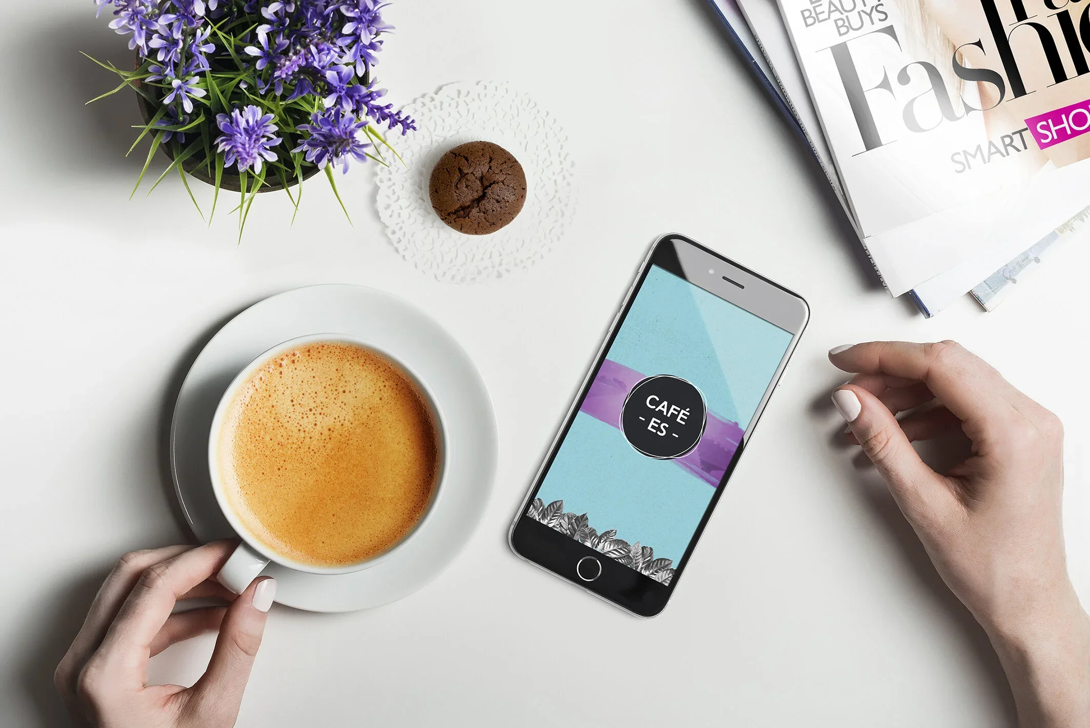 8+Smartphone-café-es+-world-brand-design.webp