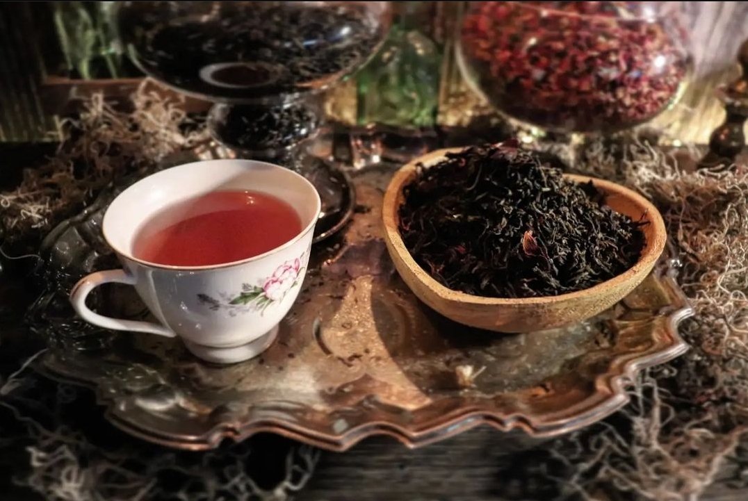🍵 Refreshing &amp; flavorful green teas from $2.49-$5.49/2oz

➻ Gunpowder Green Tea - smokey, stronger green tea
➻ Jasmine Green Tea - light, floral simple green tea
➻ Emerald Empress - hibiscus, jasmine &amp; peach infused for an alluring flavor