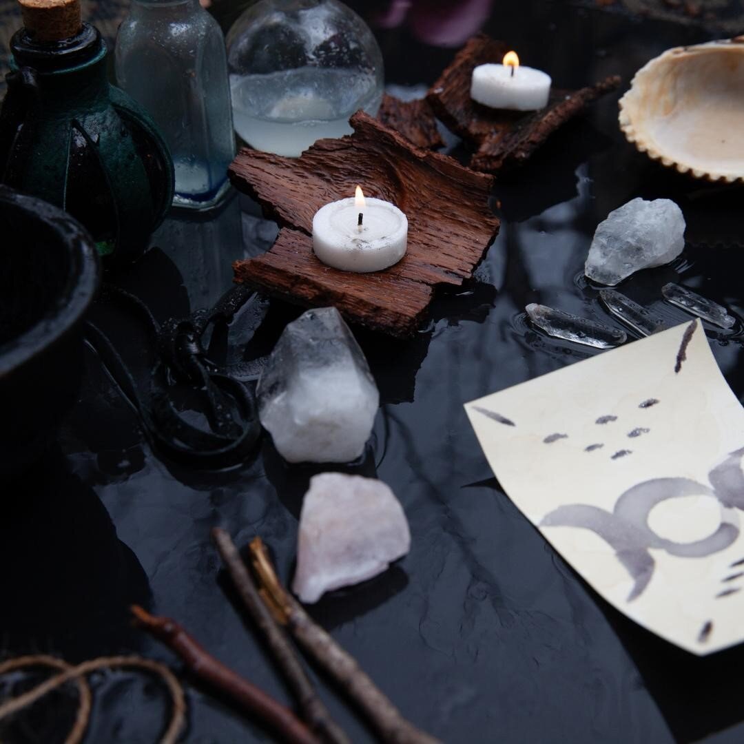 This year has been all about shadow work for me. The mixture of a pandemic, an election, and personal drama has made this year an exhausting and educating one.⠀
⠀
🌑 How do you practice shadow work? 🌑⠀
.⠀
.⠀
.⠀
⠀
#witches #witch #pagan #moon #occult
