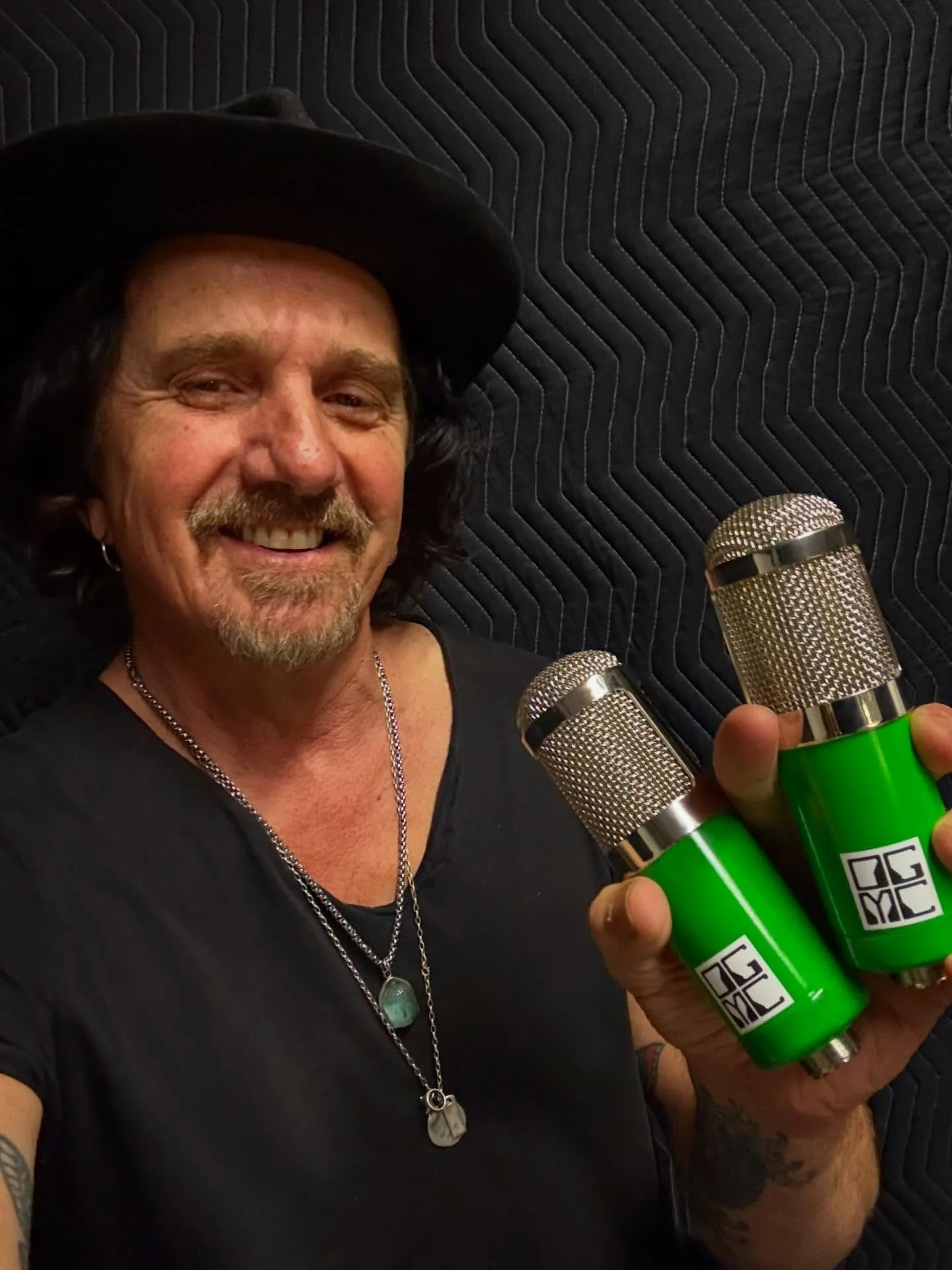 Thank you @mannysmiclocker for &ldquo;hot rodding&rdquo; these two ribbon mics. Can&rsquo;t wait to put em to work on tomorrow&rsquo;s session. 
.
.
.
#sessiondrummer #59of60