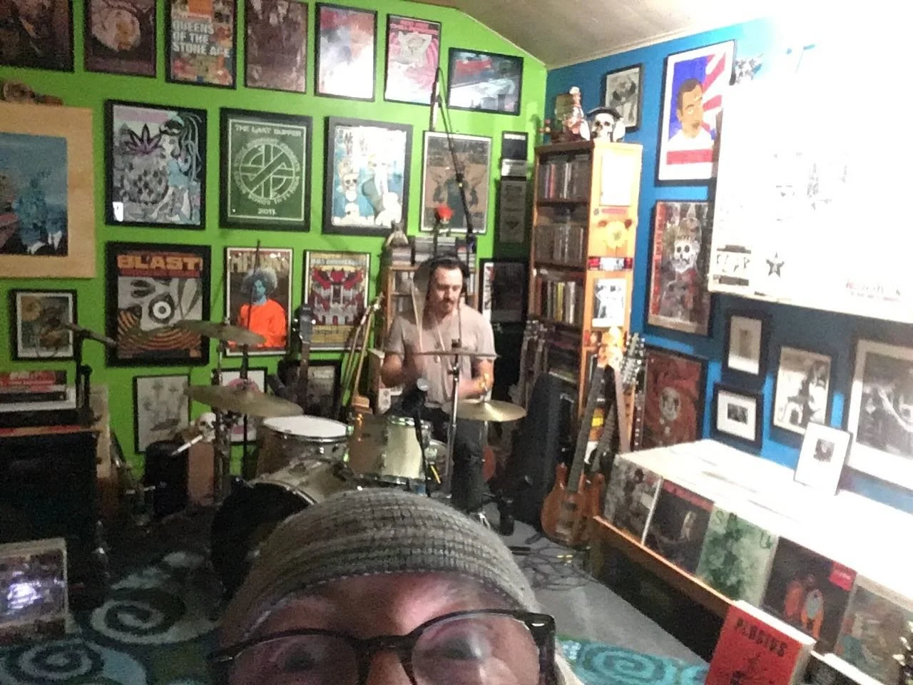 From the mean streets of Rincon Valley. 😂 Had a great time hanging and tracking drums with one of my most long time friends and fav bass players @larryboothroyd 
.
.
.
#losangelesdrummer #sanfranciscodrummer #sessiondrummer