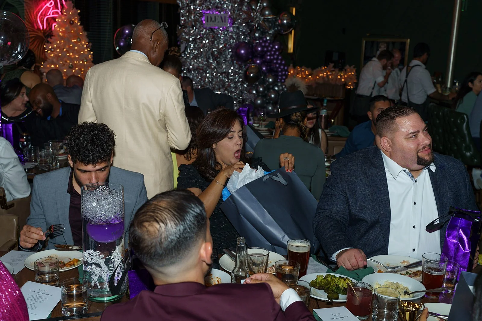 DSC05218December 05_ 2022DJEM__100P.jpg