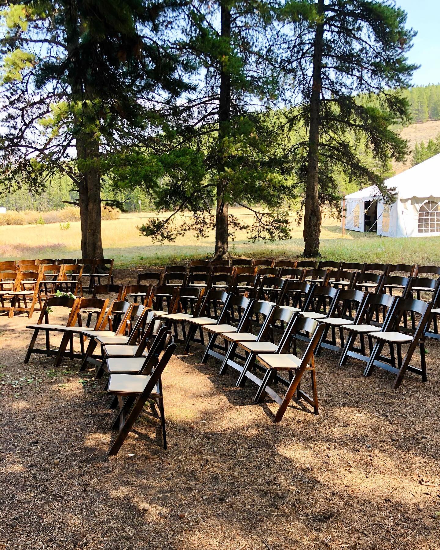 Summer dreaming on this cold, grey day. Weddings in the mountains are some of our favorites and here&rsquo;s a couple pictures proving why! 
&bull;
Featured: 
Our cocktail table staged for cards and our wine barrel bar for a cake table! 

We also hav