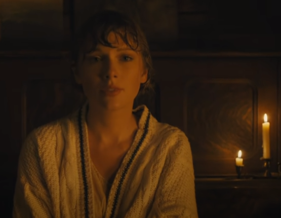 'Folklore' Review: Taylor Swift Manufactures Indie Rustic Cabin Pop