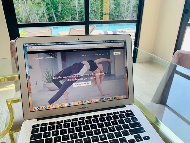 ORGANICALLY GROUNDED is officially LIVE! I am beyond excited to finally share this passion project with you all! As some of your may know, I share all things health and wellness on my @organicallygrounded account with a focus on scoliosis, a topic th