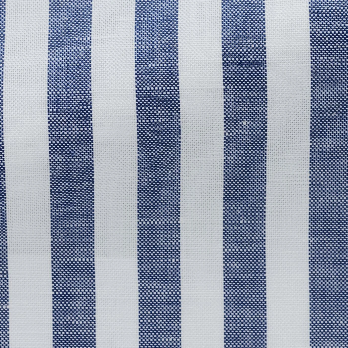 SHS0008 white chambray cotton-linen with blue stripe
