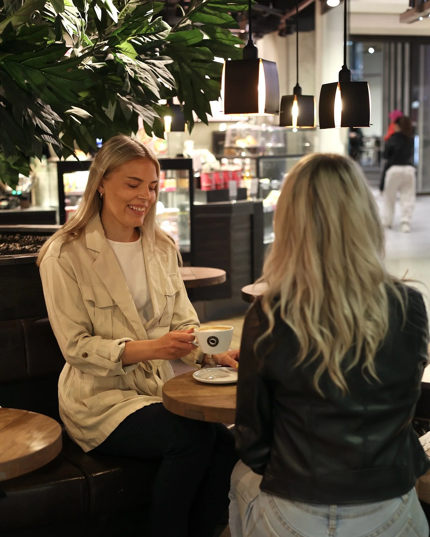 Yst&auml;v&auml;np&auml;iv&auml; l&auml;hestyy &ndash; tee siit&auml; ikimuistoinen n&auml;ill&auml; vinkeill&auml;!❤️ Nyt on aika suunnitella mukavaa tekemist&auml; l&auml;heisten kanssa. Olipa kyseess&auml; romanttinen illallinen, rento kahvihetki 