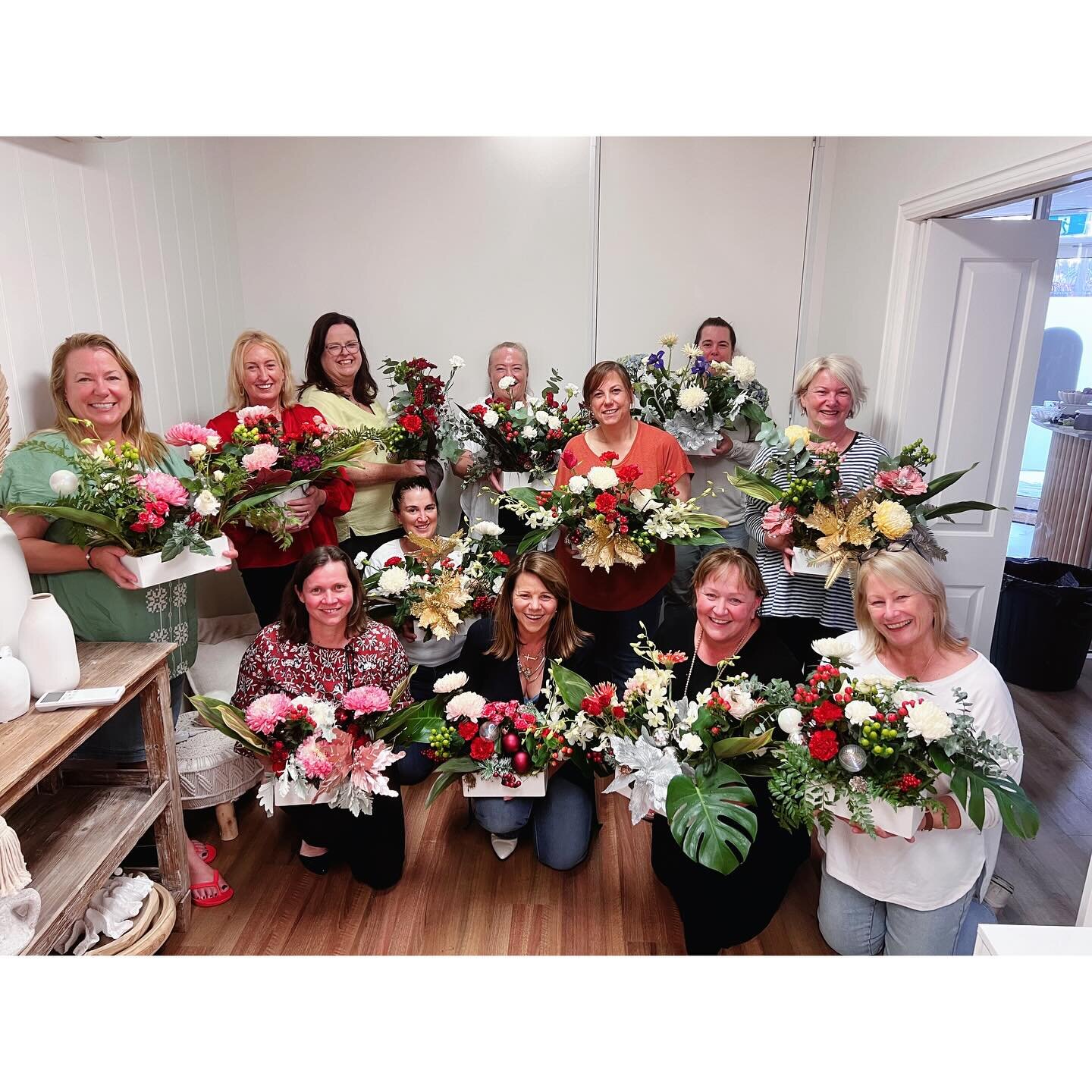 What a great night we all had last night!

A Christmas floral workshop with yummy Prosecco to drink and amazing grazing food prepared by @regniercakes to nibble on. 

A great gift idea for Christmas, we can organise a gift voucher for you. We can do 