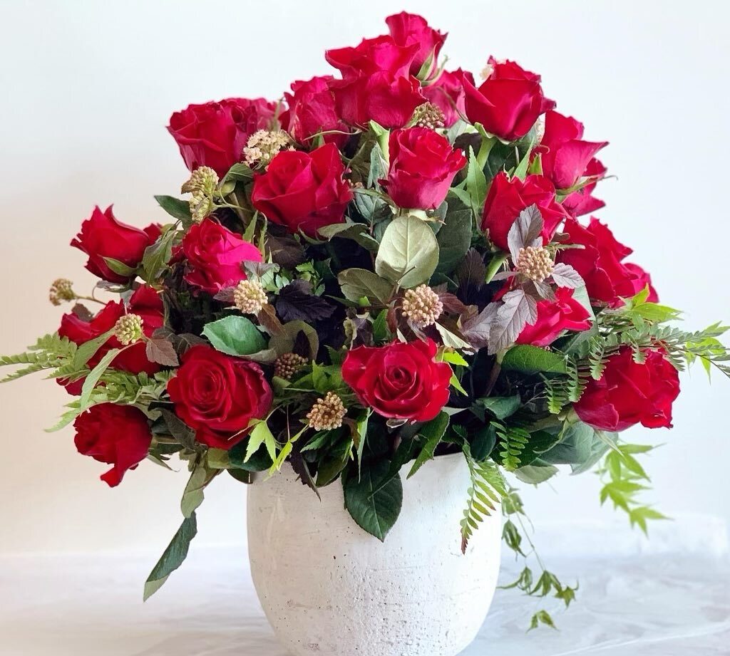 Elevate your Valentine&rsquo;s Day with our enchanting &ldquo;So Much Love&rdquo; rose arrangement! 🌹

Embrace the timeless elegance of stunning roses meticulously arranged to convey pure affection. Let the language of these blooms express your deep
