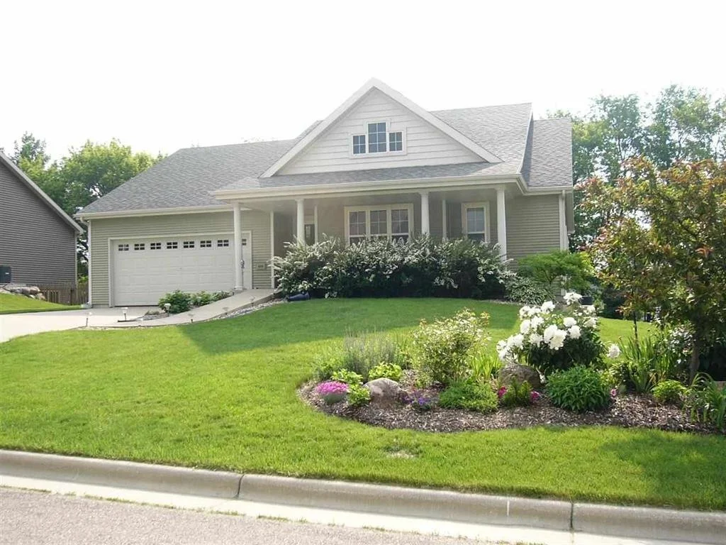 668_featherwood.jfif