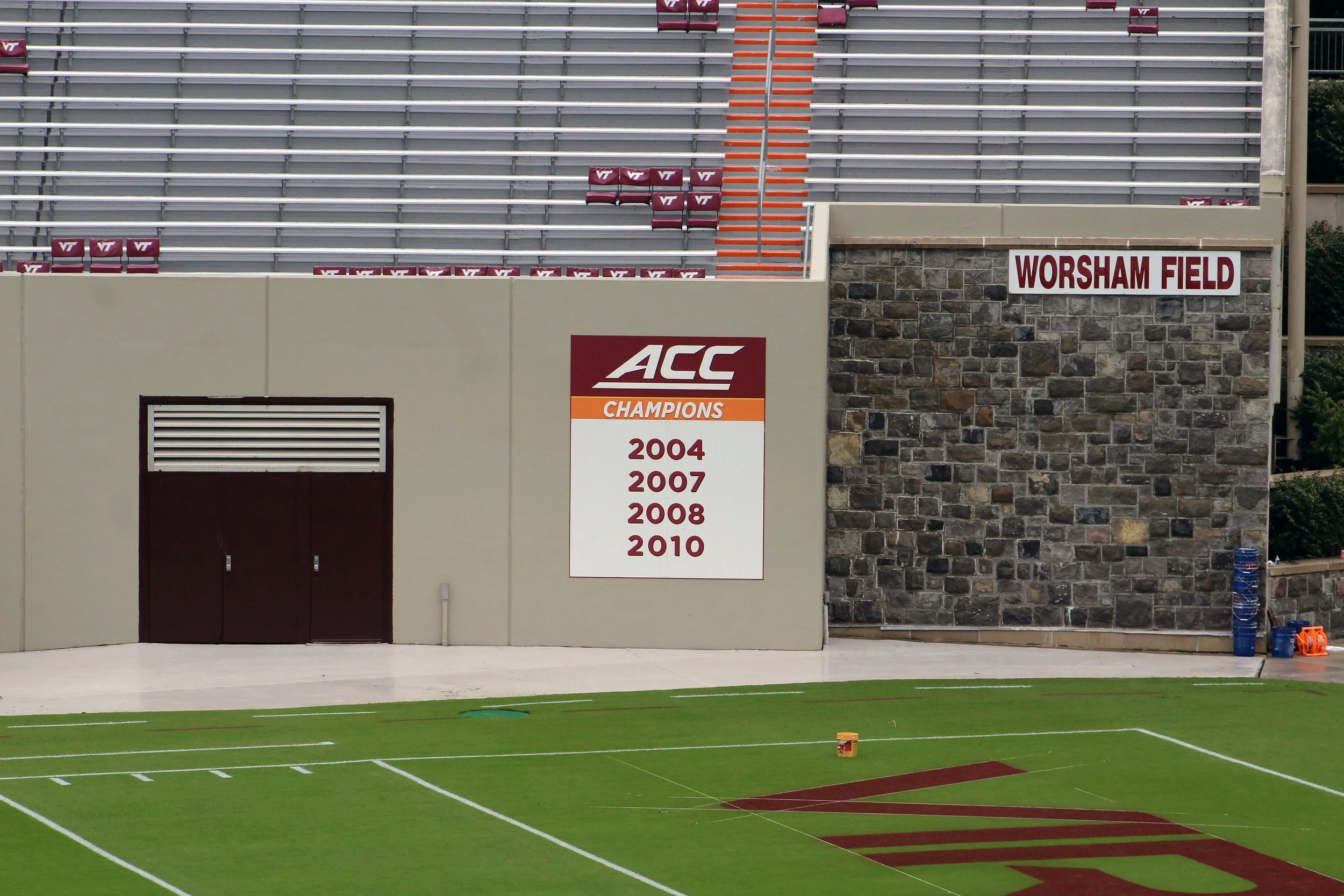 Lane Stadium Virginia Tech Hokies Football college football fighting gobblers vpi tech michael vick frank beamer bud foster club university field of worsham lane stadium blacksburg uva vt cavs wahoos hoos rivalry acc atlantic coast conference fsu