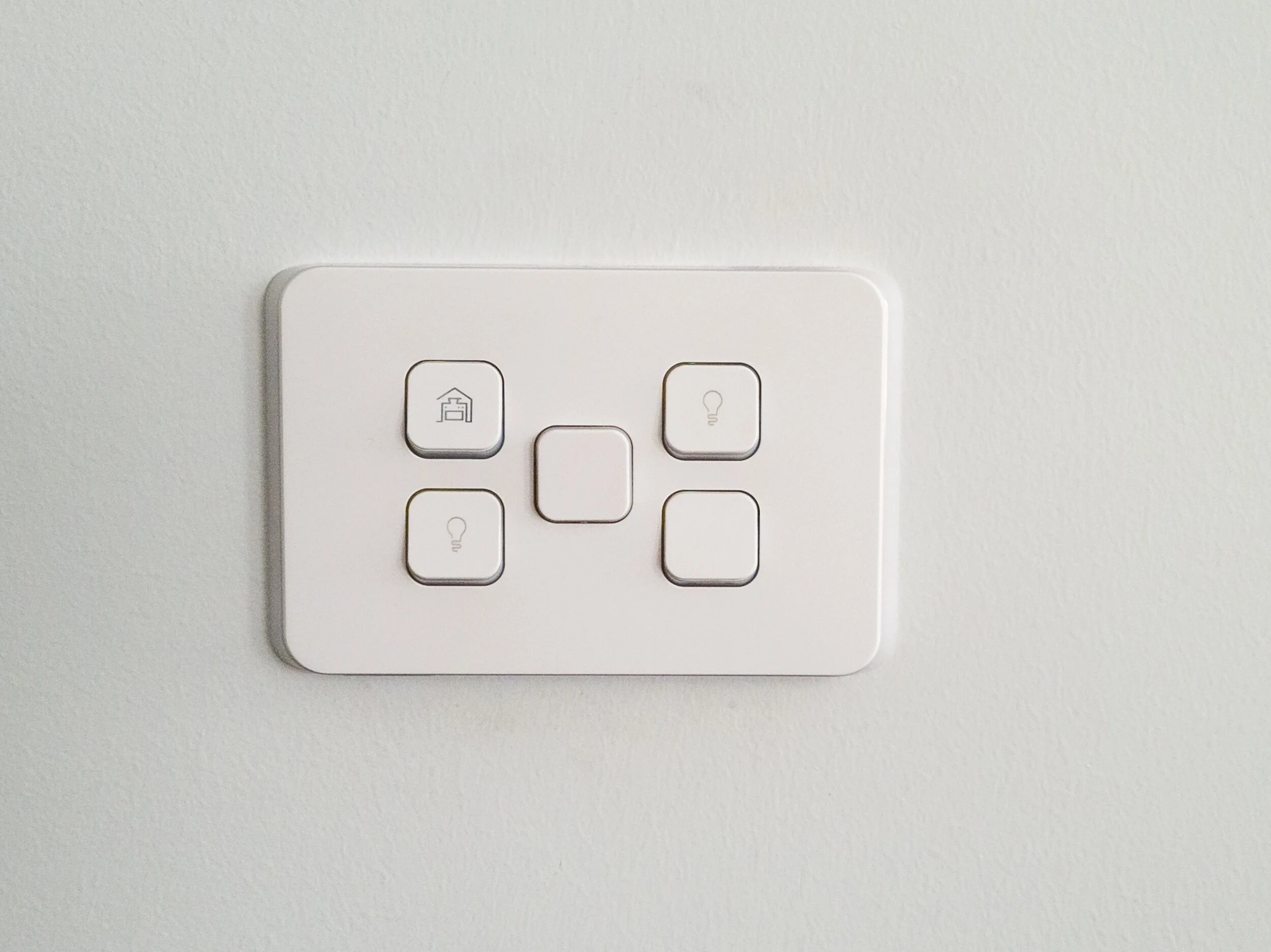Clipsal Iconic - 5 Gang switch and push button