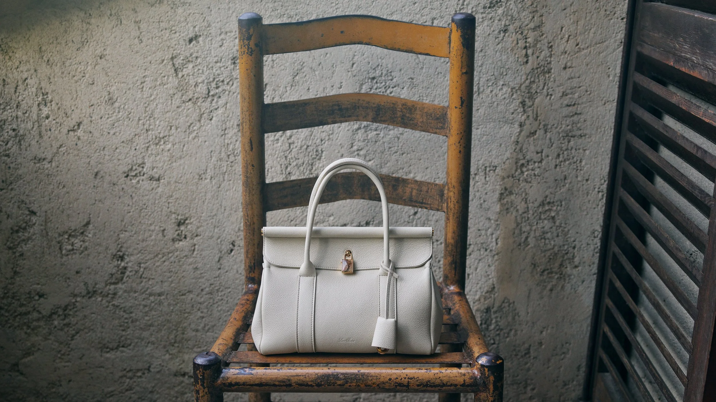 SS26_ADV SOCIAL CROPS_16x9_NO_LOGO_LPB1.jpg