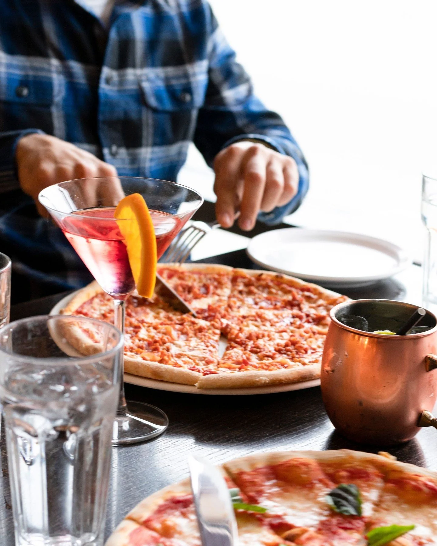 The only kind of math we like: 2 pizzas + 2 cocktails = 0 leftovers. 🍕🍕🍸🍹
🍽 Dine In
👍 First come, First served
📞 Place your order by phone: 705-789-2536
76 Main St. E., by the lights at Brunel🚦
.
.
.
.
#AuthenticItalianFood #MuskokaRestaura