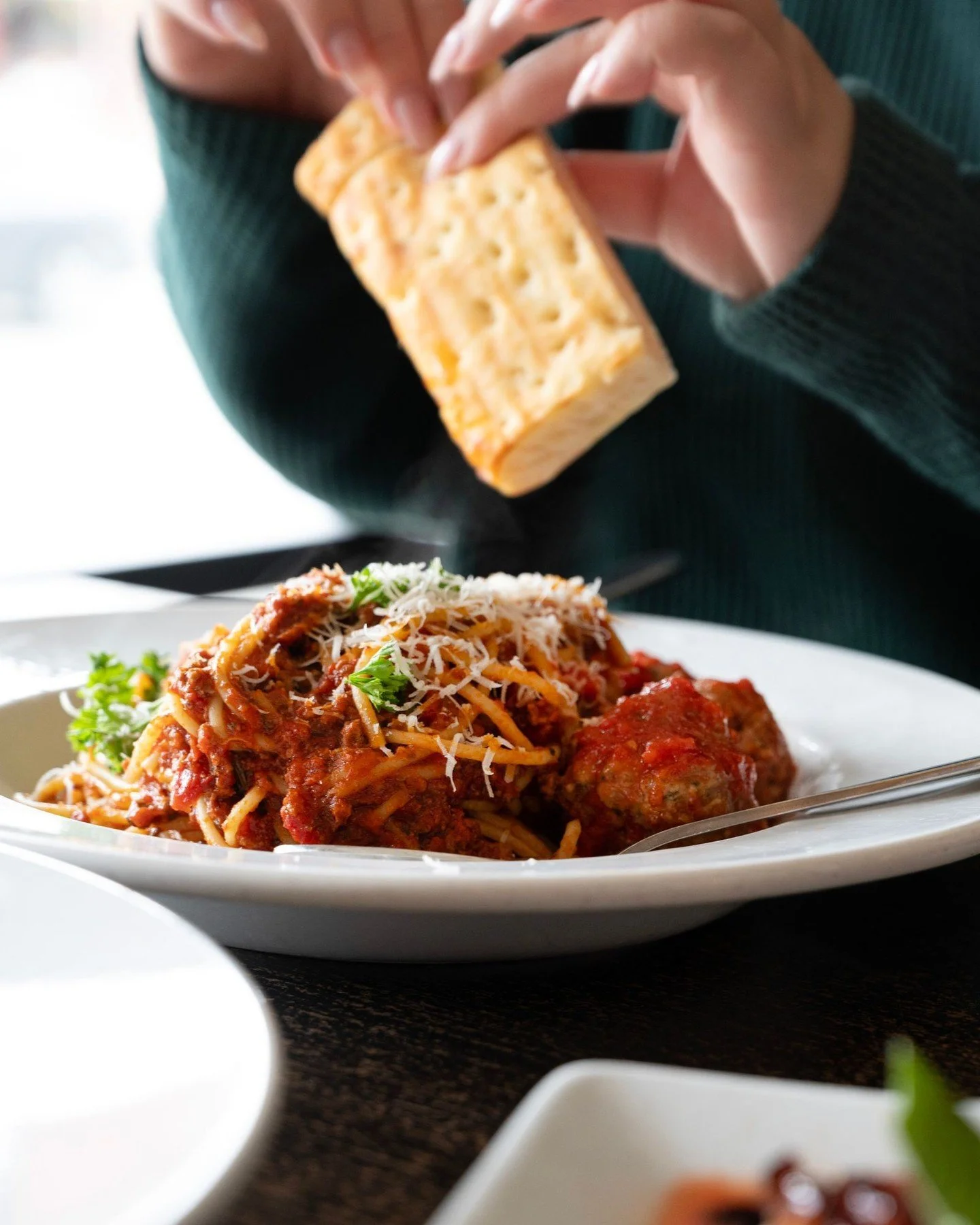 We&rsquo;re starting to think about our New Year&rsquo;s resolution for 2026, and we think this is the year to prioritize carbs and happiness. 🍝🎉

🍽 Dine In
👍 First come, First served

76 Main St. E., by the lights at Brunel🚦
.
.
.
#AuthenticIta
