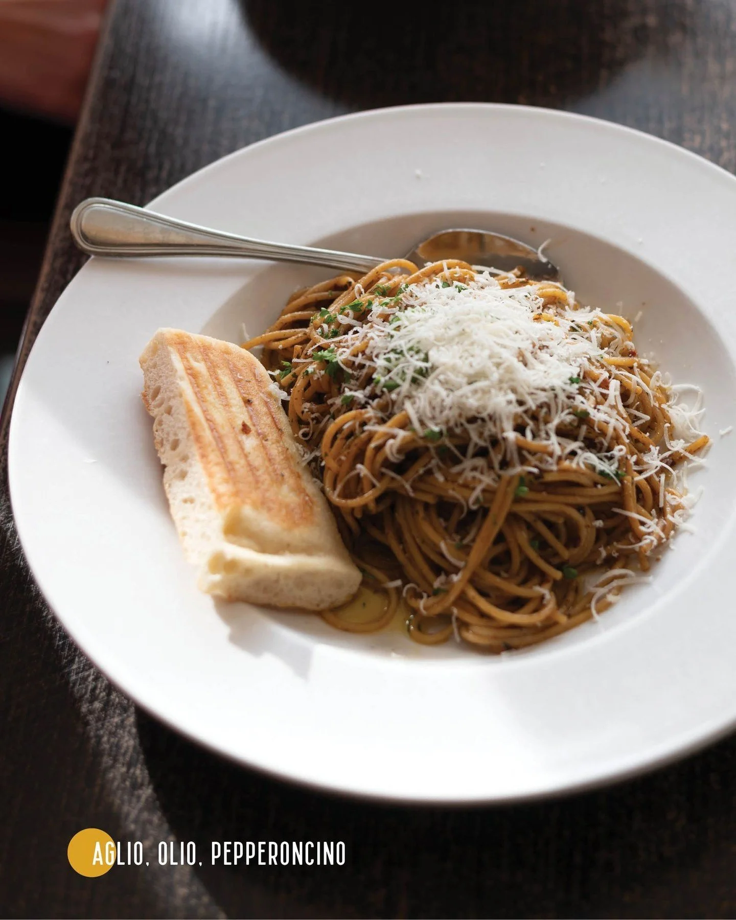 For such a simple dish, our Aglio, Olio, Pepperoncino packs a punch of flavour! 

We toss perfectly cooked al dente pasta in high-quality, flavourful Italian olive oil and fresh garlic, then top with Parmesan, chilli flakes and spicy pepperoncino pep