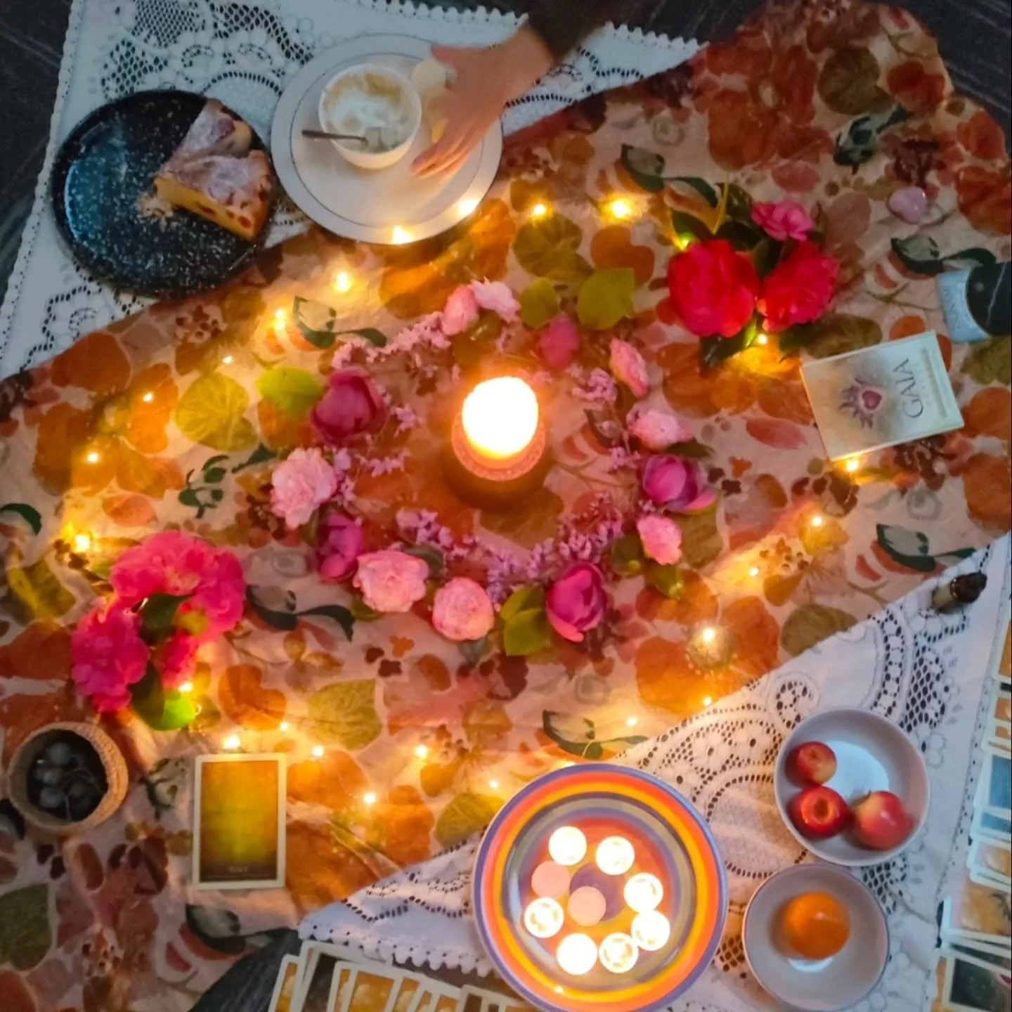 Hi hello everyone ❤️ The seasons have started shifting here in nipaluna, and I've decided to put together few women's circles to carry us through the darker months ❄️ 

I won't be promoting them on the socials because  I'm not spending my time on thi