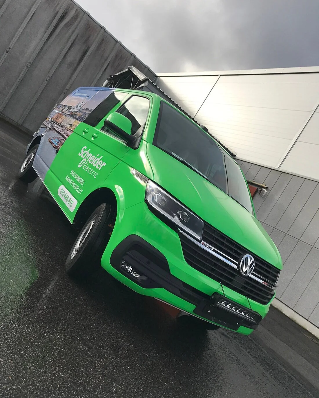 Schneider_Electric_ajoneuvoteippaus_brandaamo