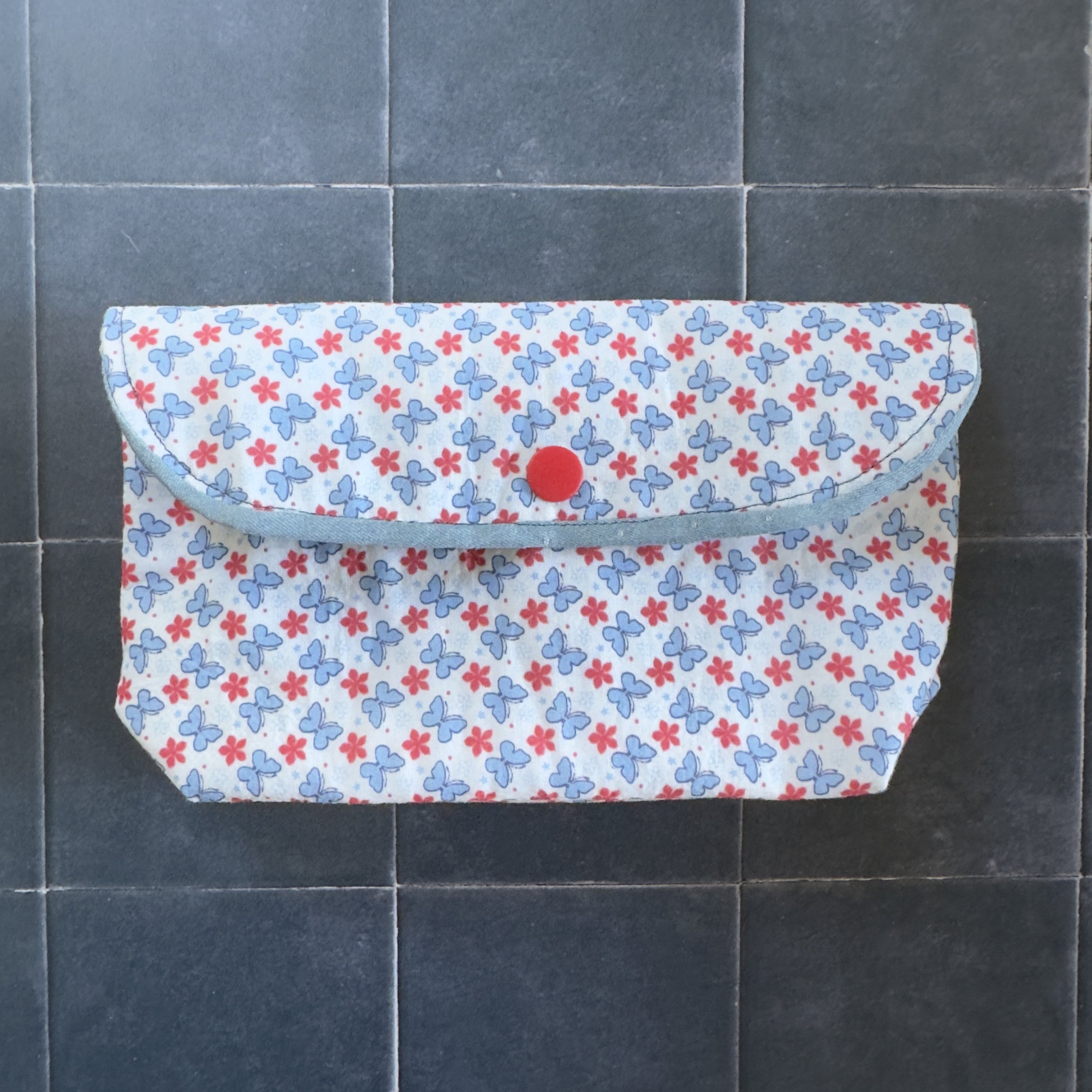 Pochette doublée, avec fond large