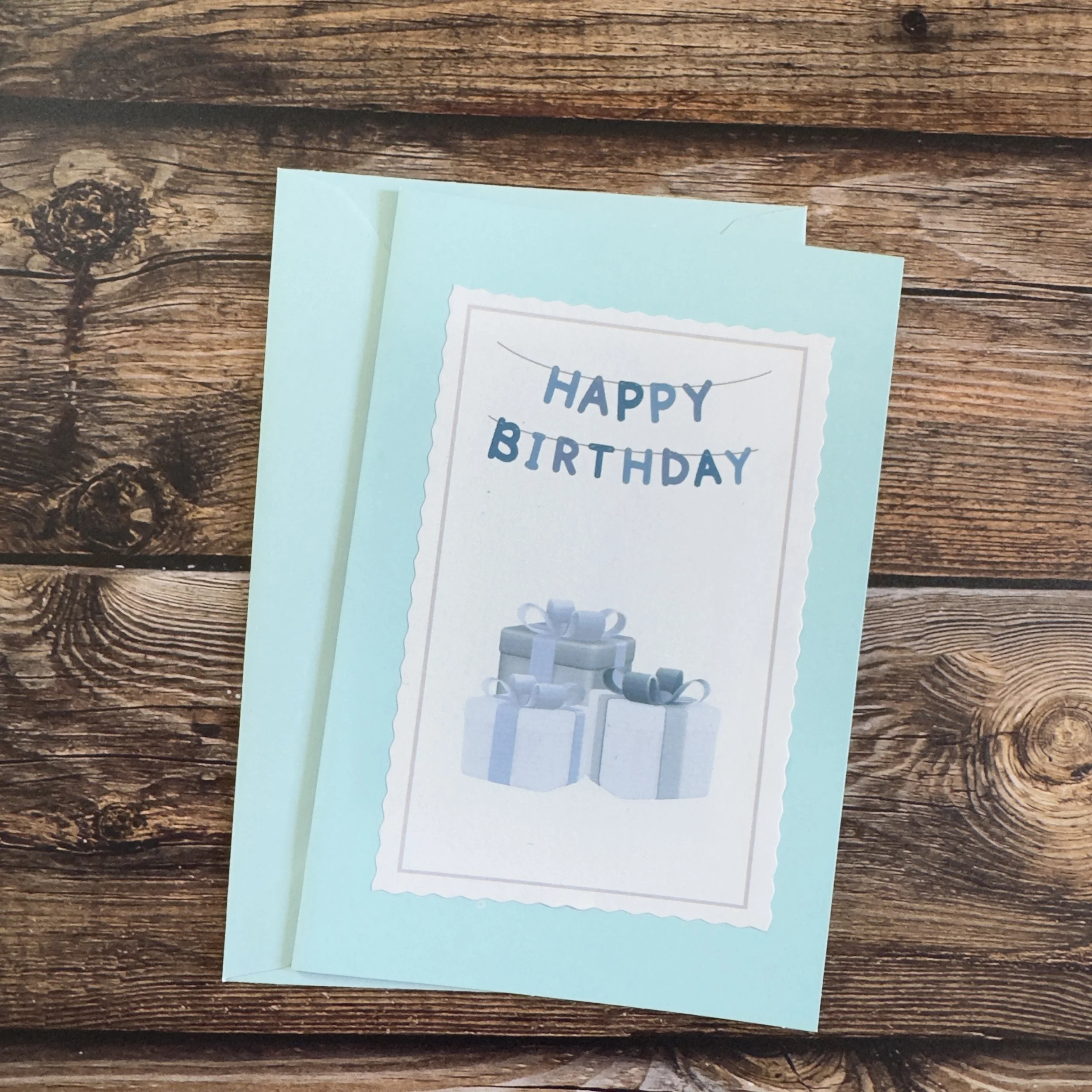 Carte de voeux artisanale, format A6 double, avec enveloppe assortie.
