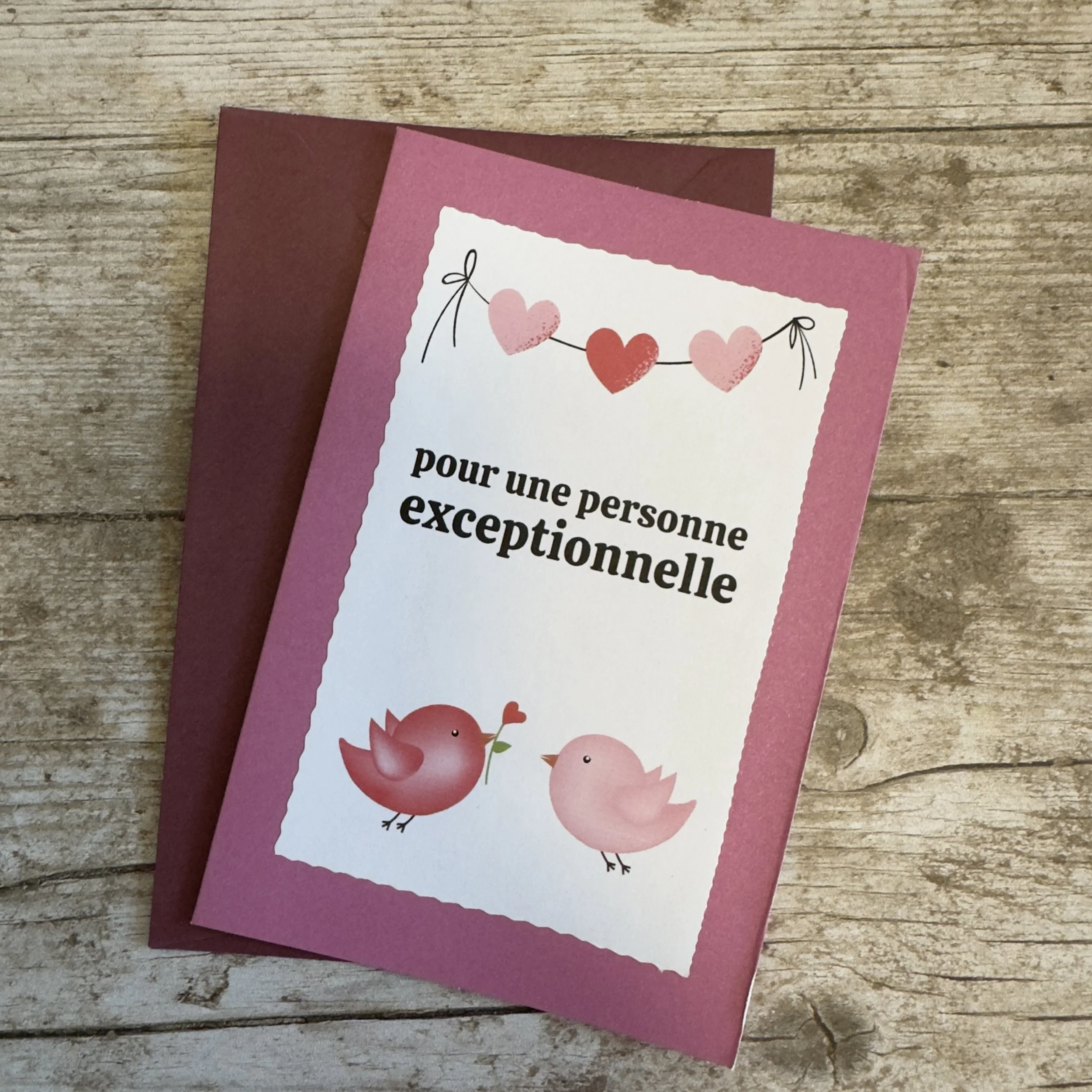 Carte de voeux artisanale, format A6 double, avec enveloppe assortie.