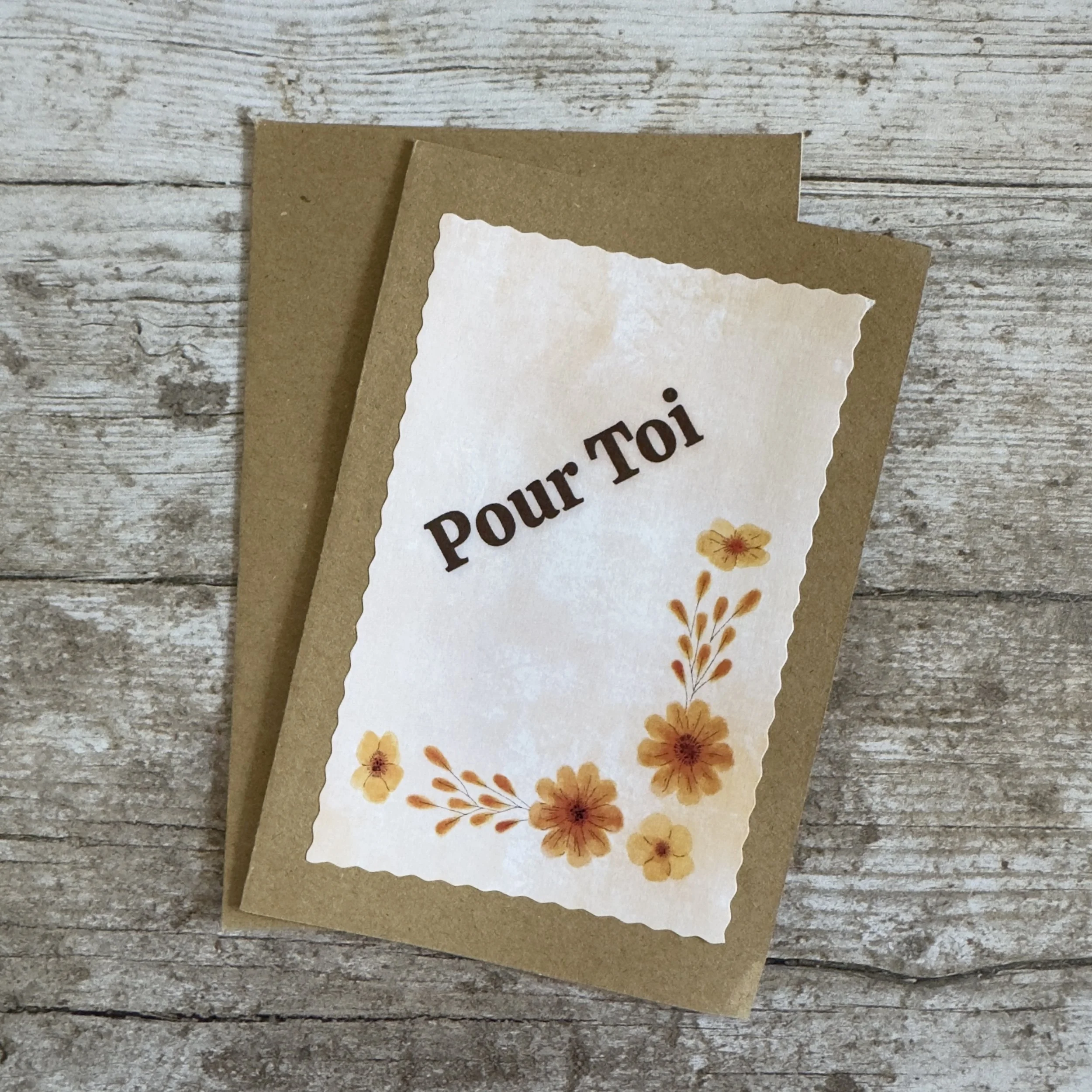 Carte de voeux artisanale, format A6 double, avec enveloppe assortie.