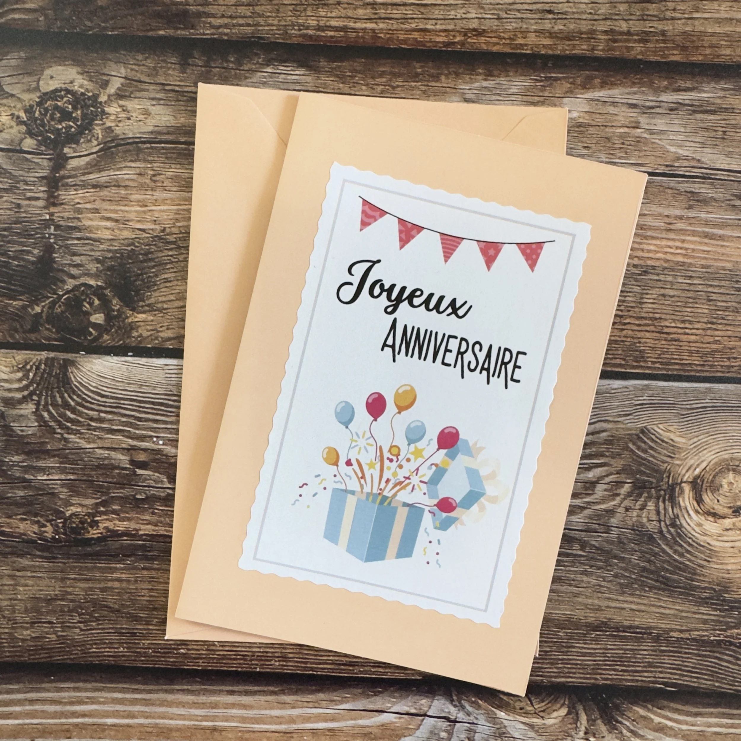 Carte de voeux artisanale, format A6 double, avec enveloppe assortie.