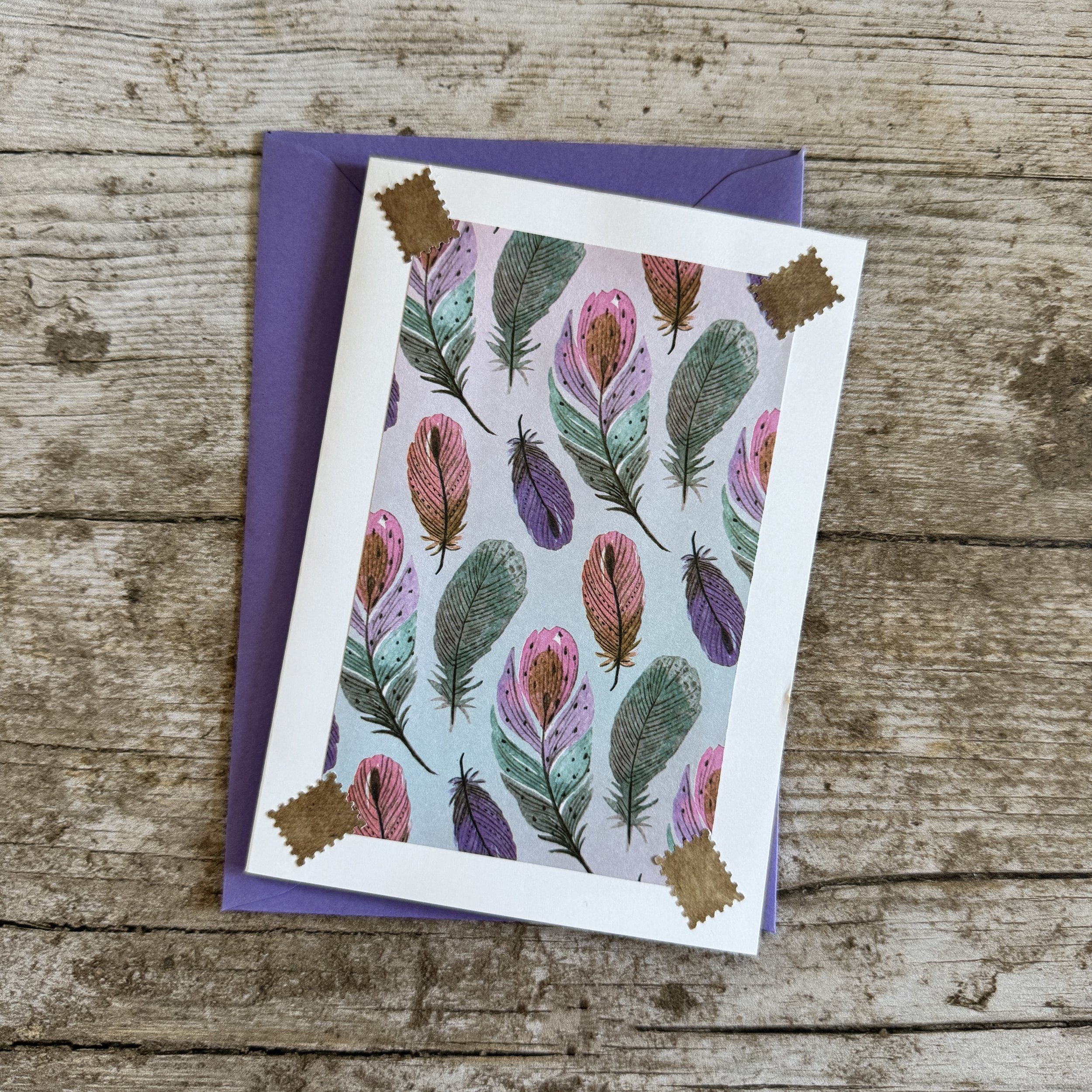 Carte de voeux artisanale, format A6 double, avec enveloppe assortie.