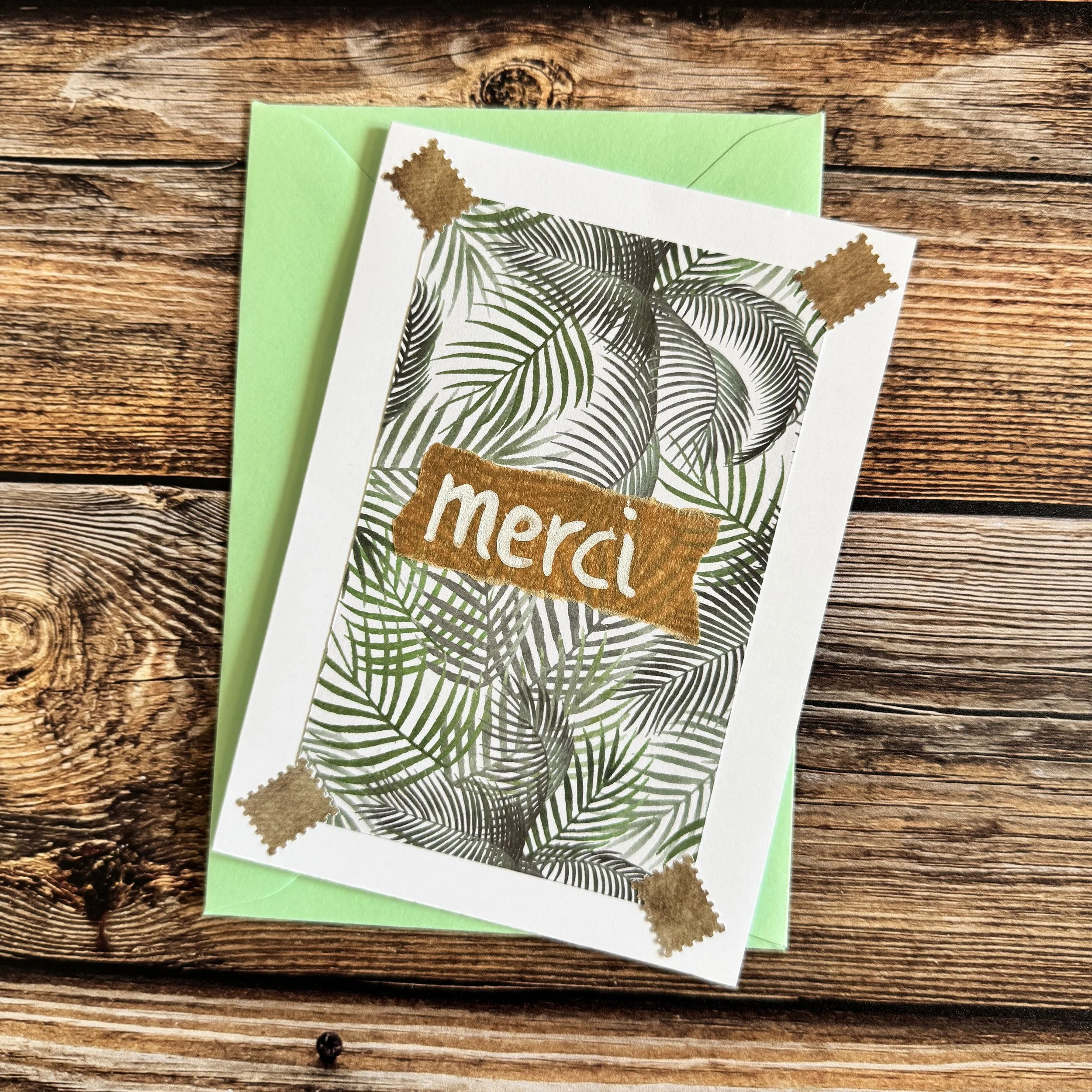 Carte de voeux artisanale, format A6 double, avec enveloppe assortie.