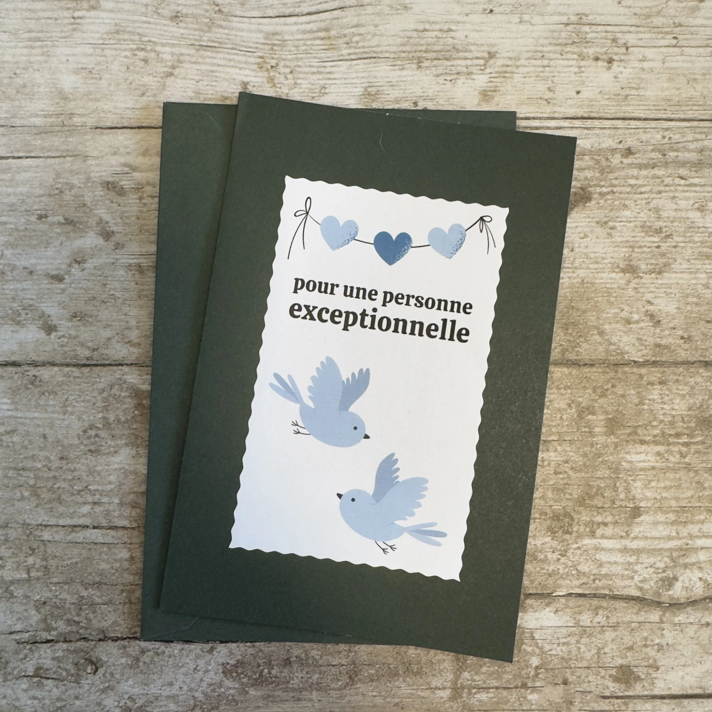 Carte de voeux artisanale, format A6 double, avec enveloppe assortie.