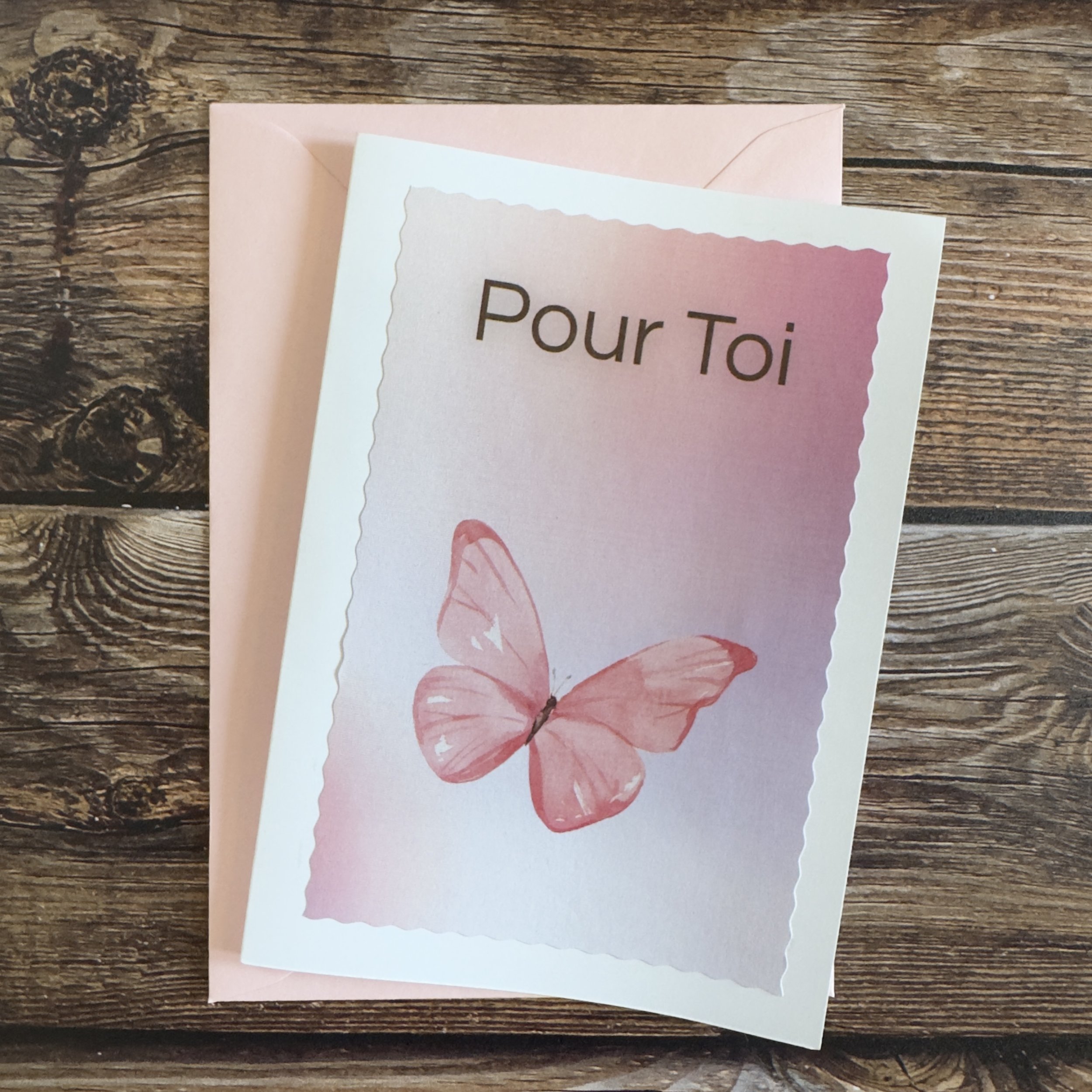 Carte de voeux artisanale, format A6 double, avec enveloppe assortie.