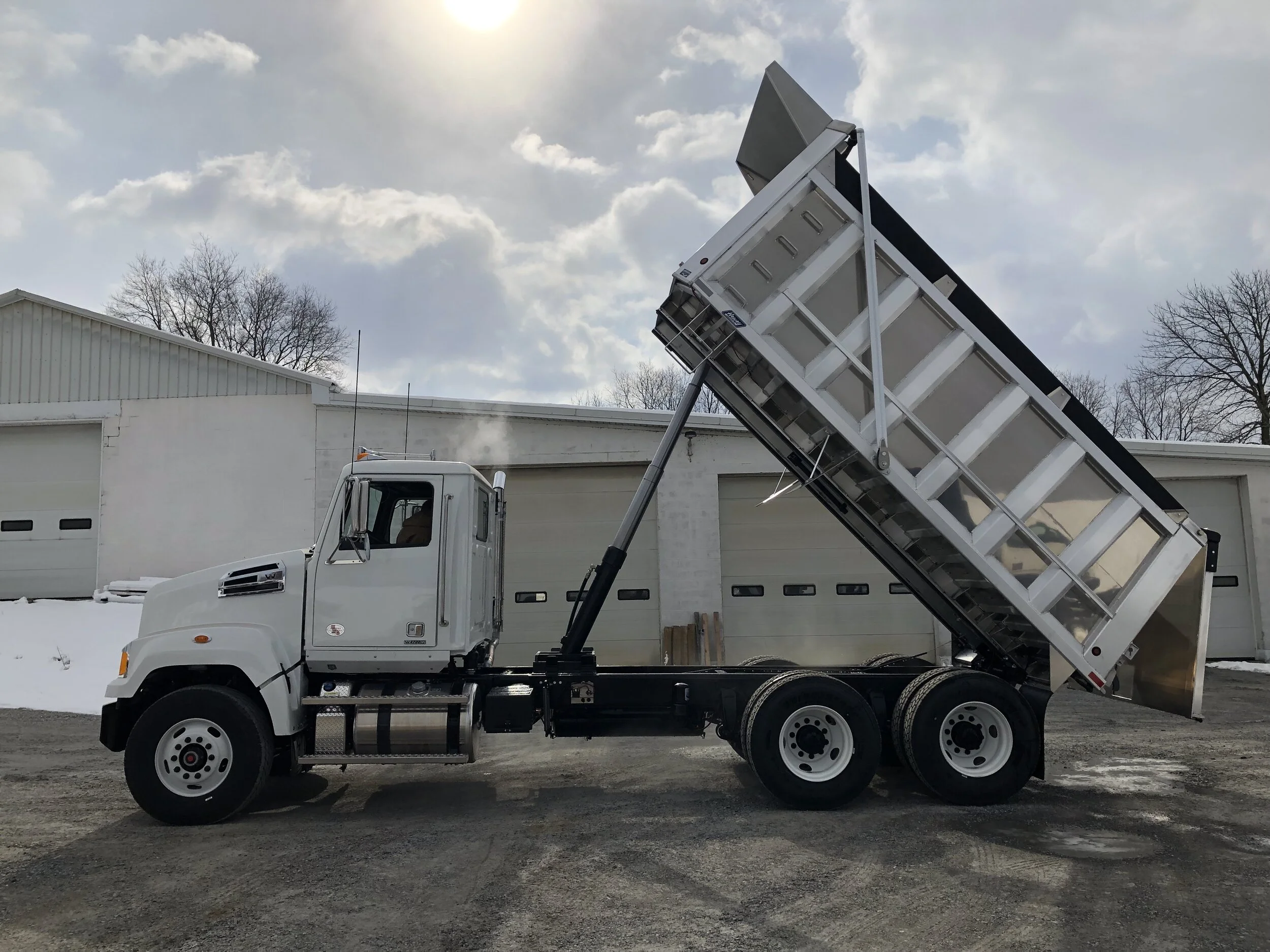 River_s Truck Center - 2019 - 4.jpeg