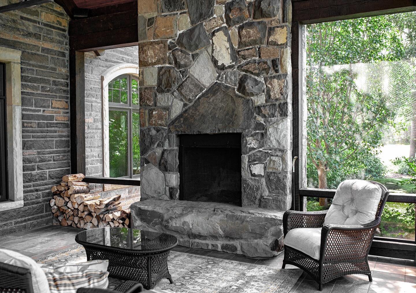 Nothing beats the smell of a wood burning fireplace. Especially with this setup, you can have outdoor fires all year round! 

.
.
.
.
.
.
.
.
.
.
#fireplacedecor 
#masonry 
#stonemasonry 
#fireplaceseason 
#yychomes 
#calgaryalberta 
#exteriordesign 