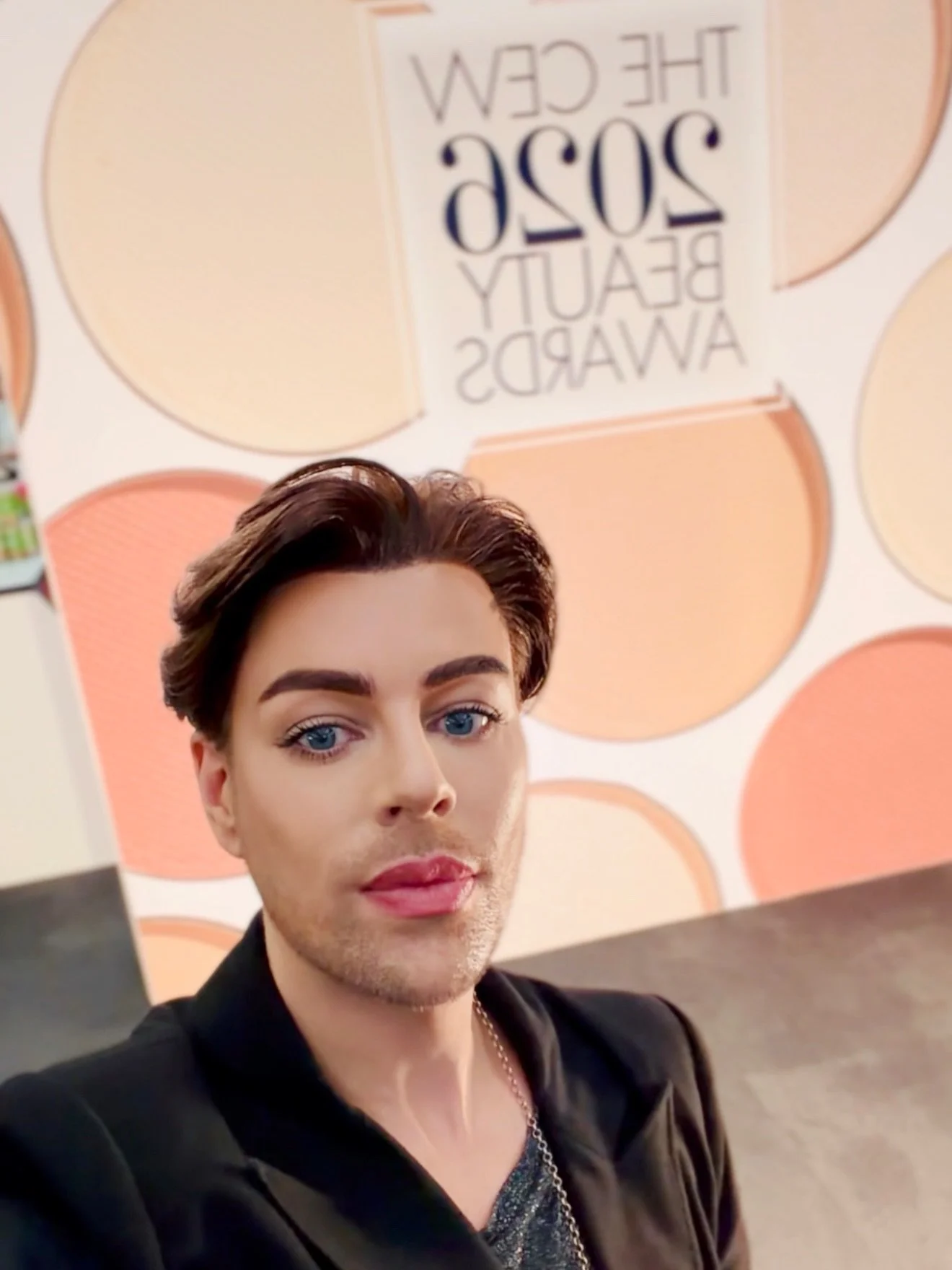 Having the ultimate time seeing the best people in the beauty world at the @cew_uk awards product demo! Thank you so much for having me, to be able to meet so many new brands and learning about products is my favourite thing, aha! I think I should wi