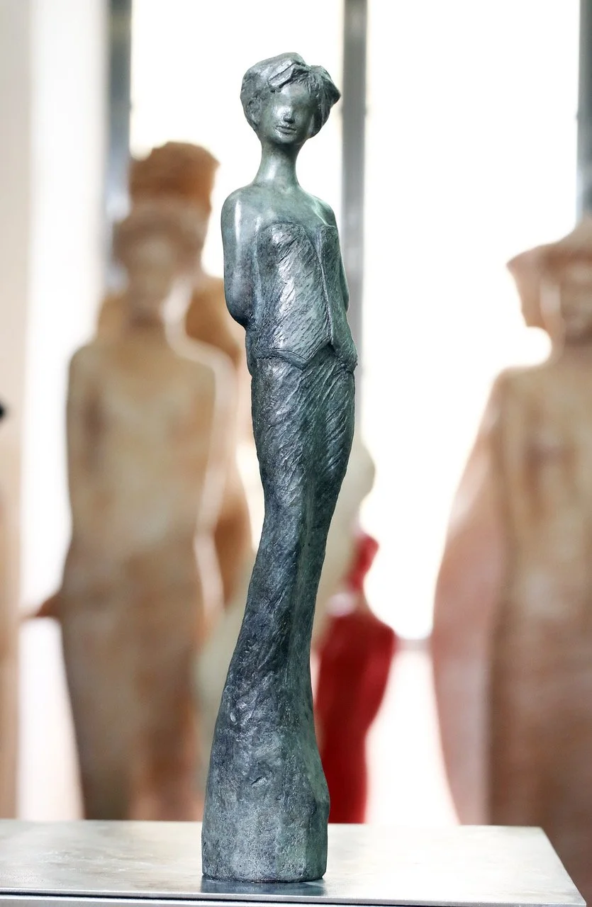 16. Viviane 40cm  .jpeg