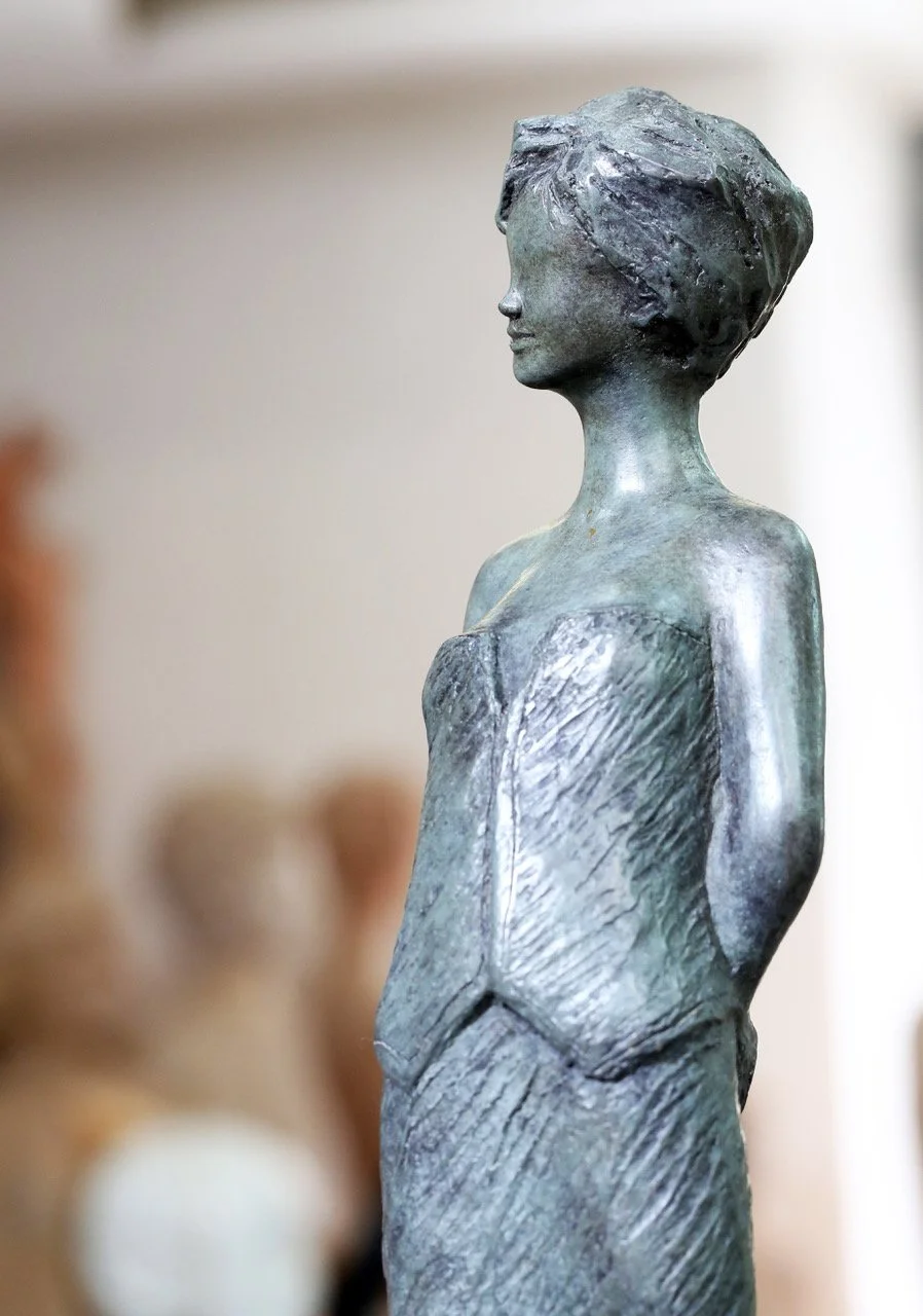 16. Viviane 40 cm.jpeg