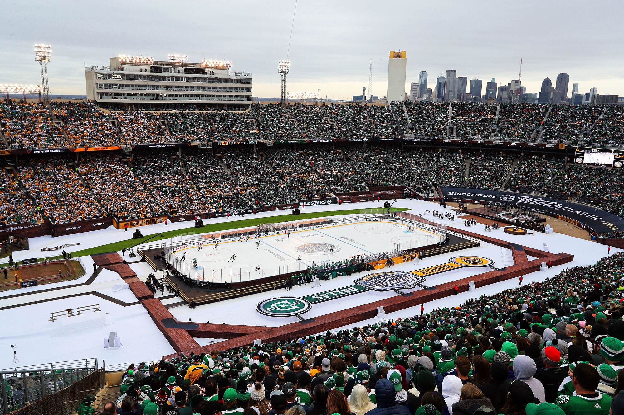 Fans pack Cotton Bowl Stadium for 2020 NHL Winter Classic