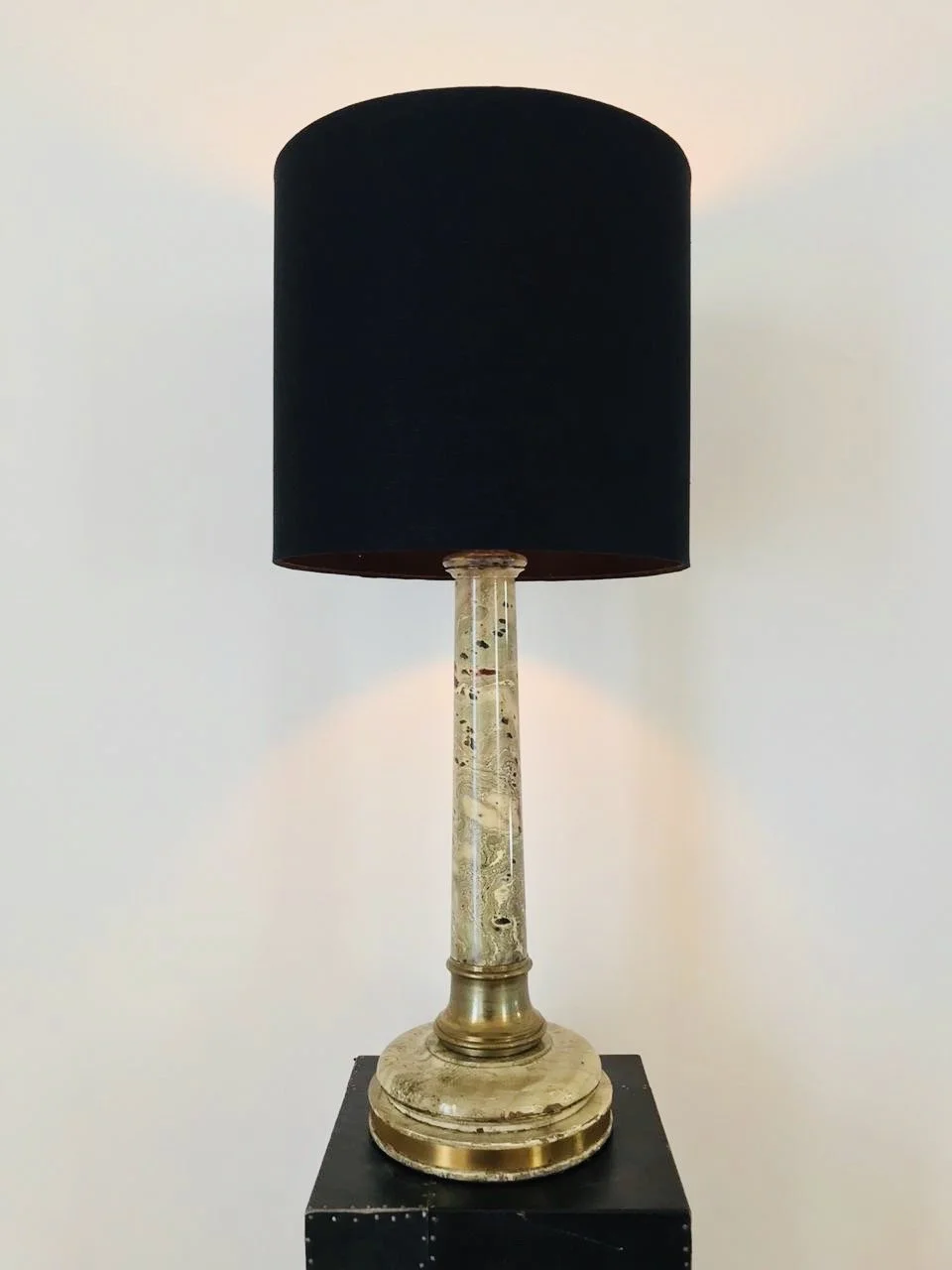 RefCHIC055 Trompe l´oeil marmol lamps 1.JPG