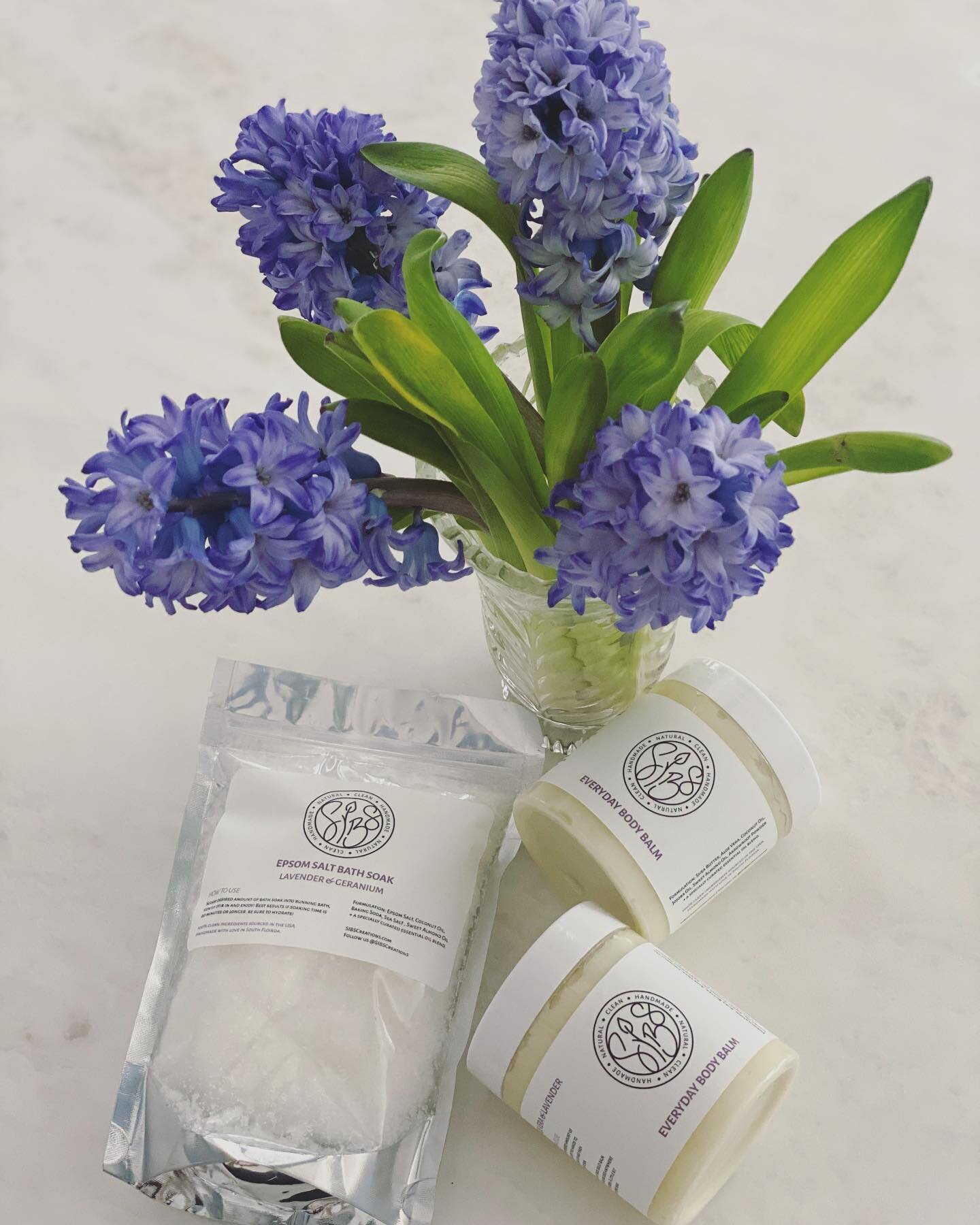 Spring is in full bloom &amp; we adore these blue hyacinth beauties. What&rsquo;s your favorite floral scent?! 
Comment below 🌸💕

#sibs #sibscreations #springflowers #cleanbeauty #handmadebodycare #southflorida #womeninbusiness #supportlocal #bodyc