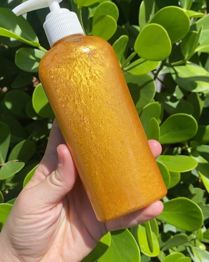 it&rsquo;s glow time, baby! ✨

Glow Body Oil is officially live on the website. Shop now! 

SIBScreations.com - local pickup and nationwide shipping available. 

#sibs #sibscreations #glowbodyoil #naturalbodycare #gold #bronzingoil #summertime #south